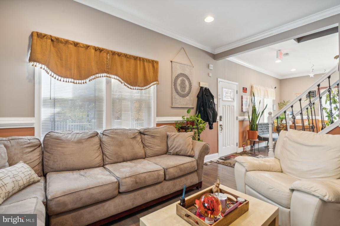 DOLFIELD - Commercial Sale
