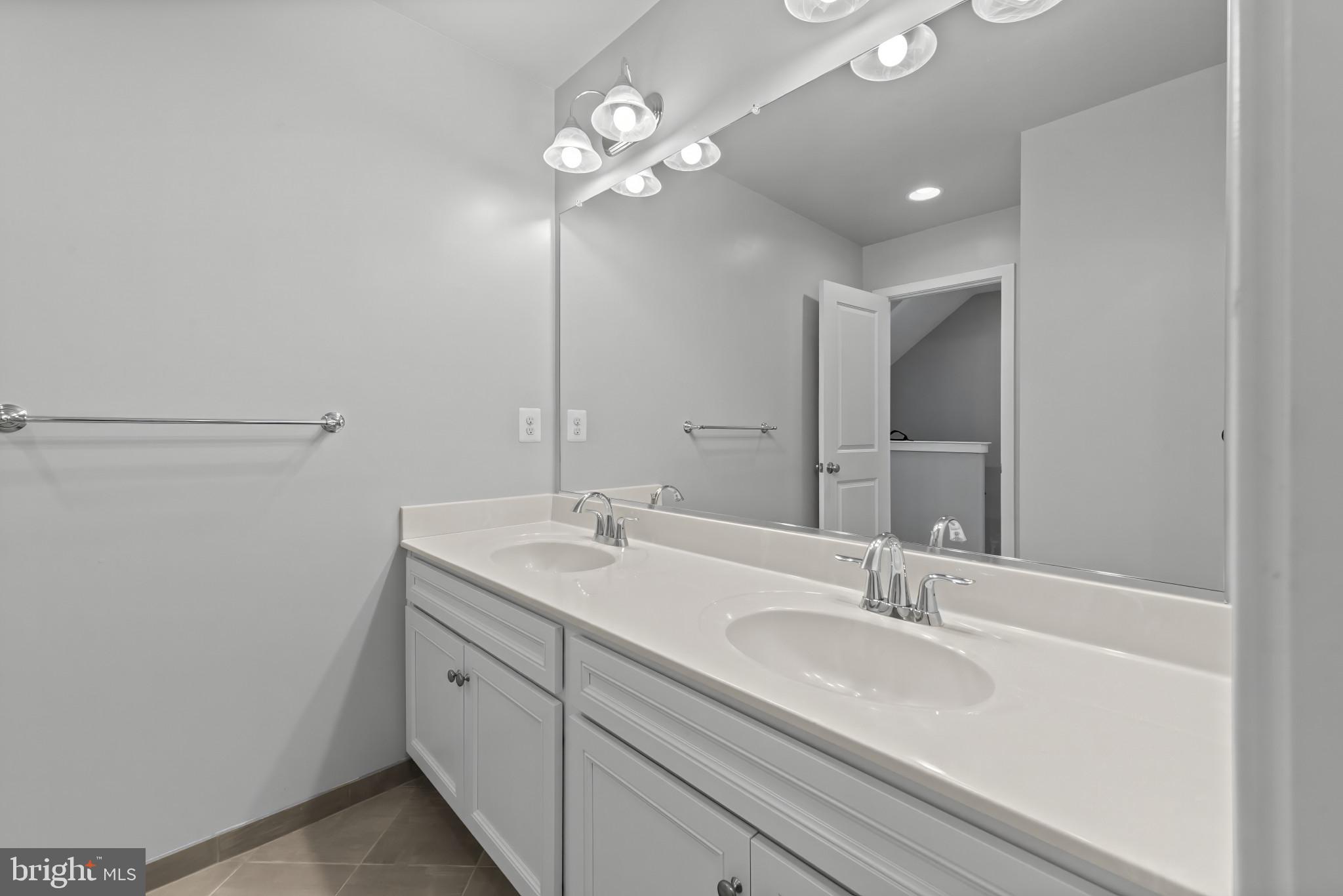 GLENMONT METROCENTRE - Residential