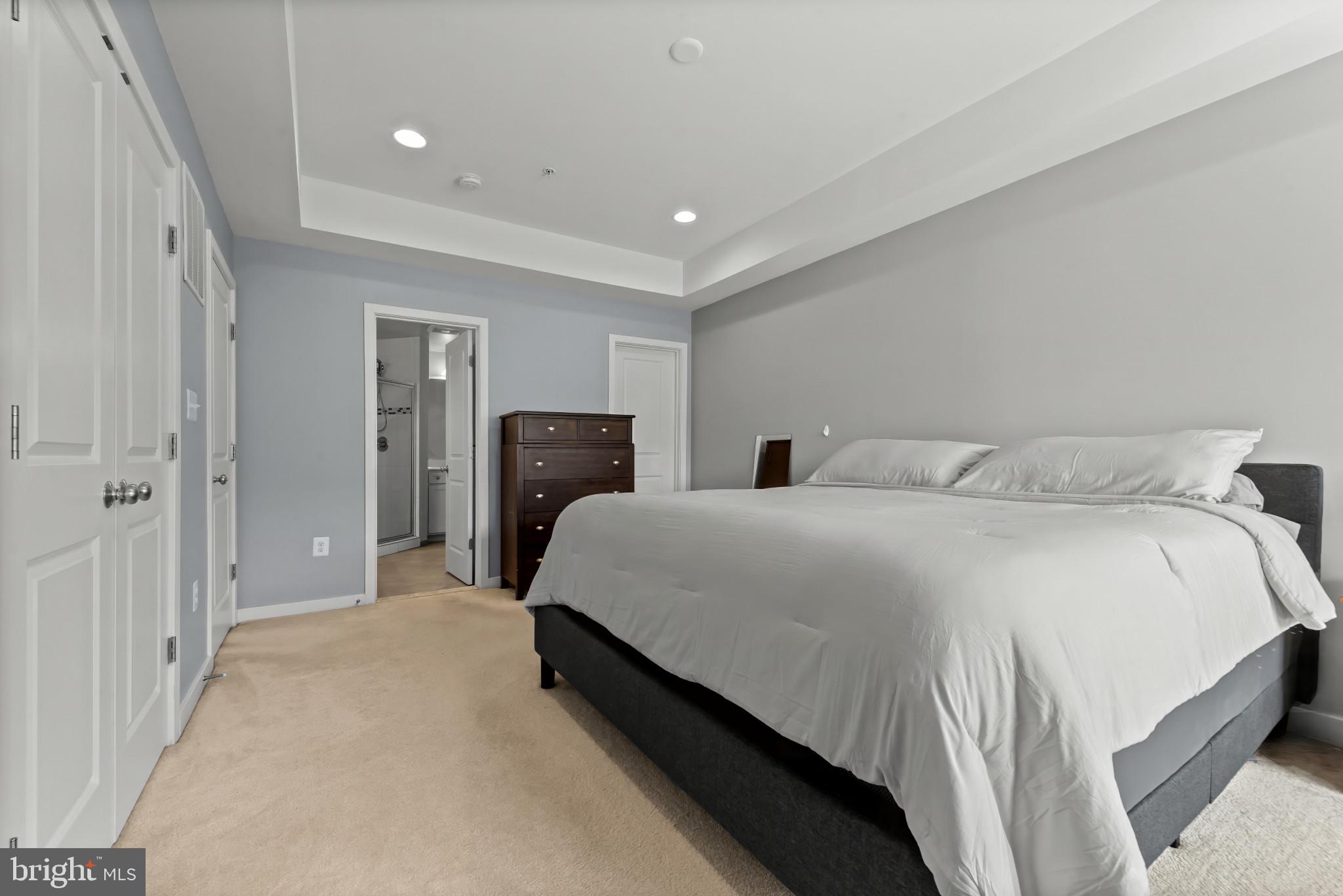 GLENMONT METROCENTRE - Residential