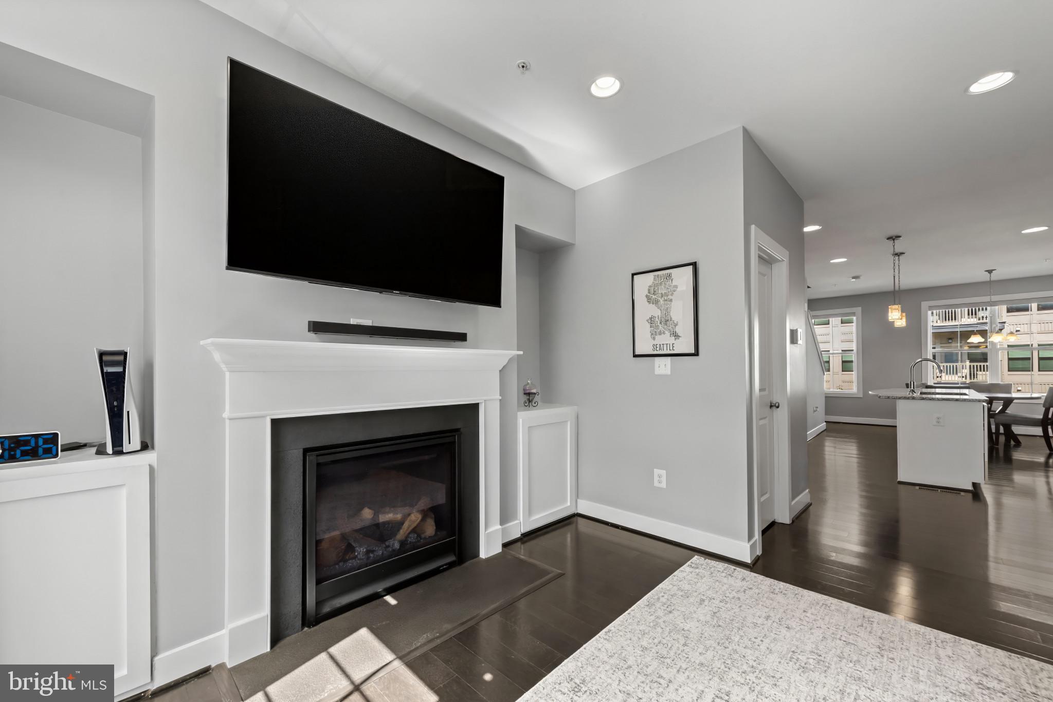 GLENMONT METROCENTRE - Residential