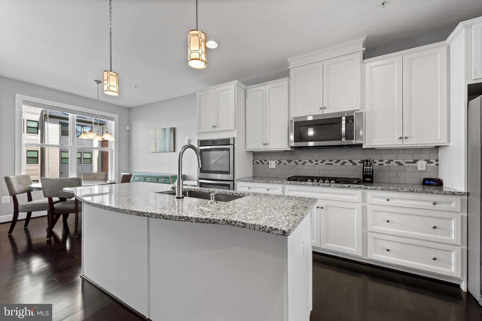 GLENMONT METROCENTRE - Residential