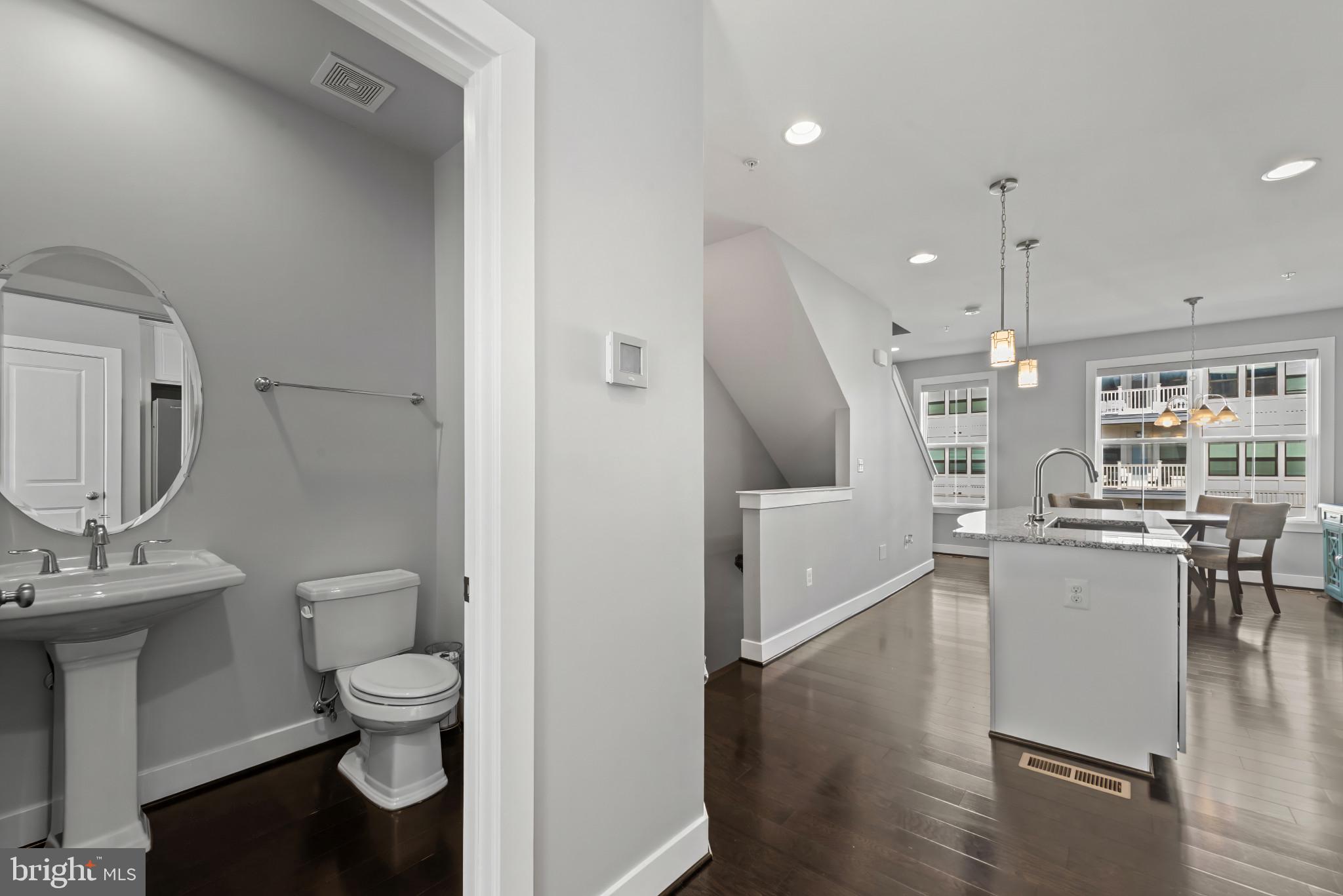 GLENMONT METROCENTRE - Residential