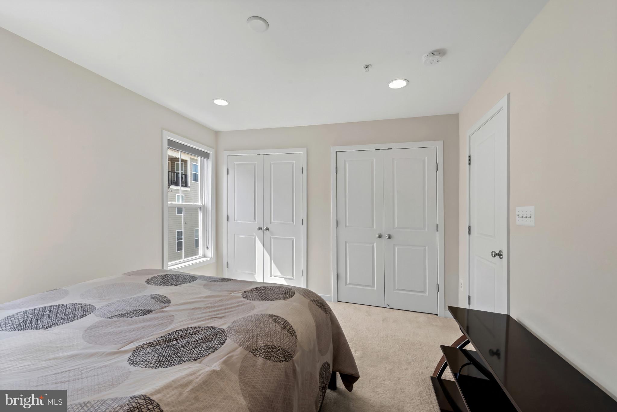 GLENMONT METROCENTRE - Residential
