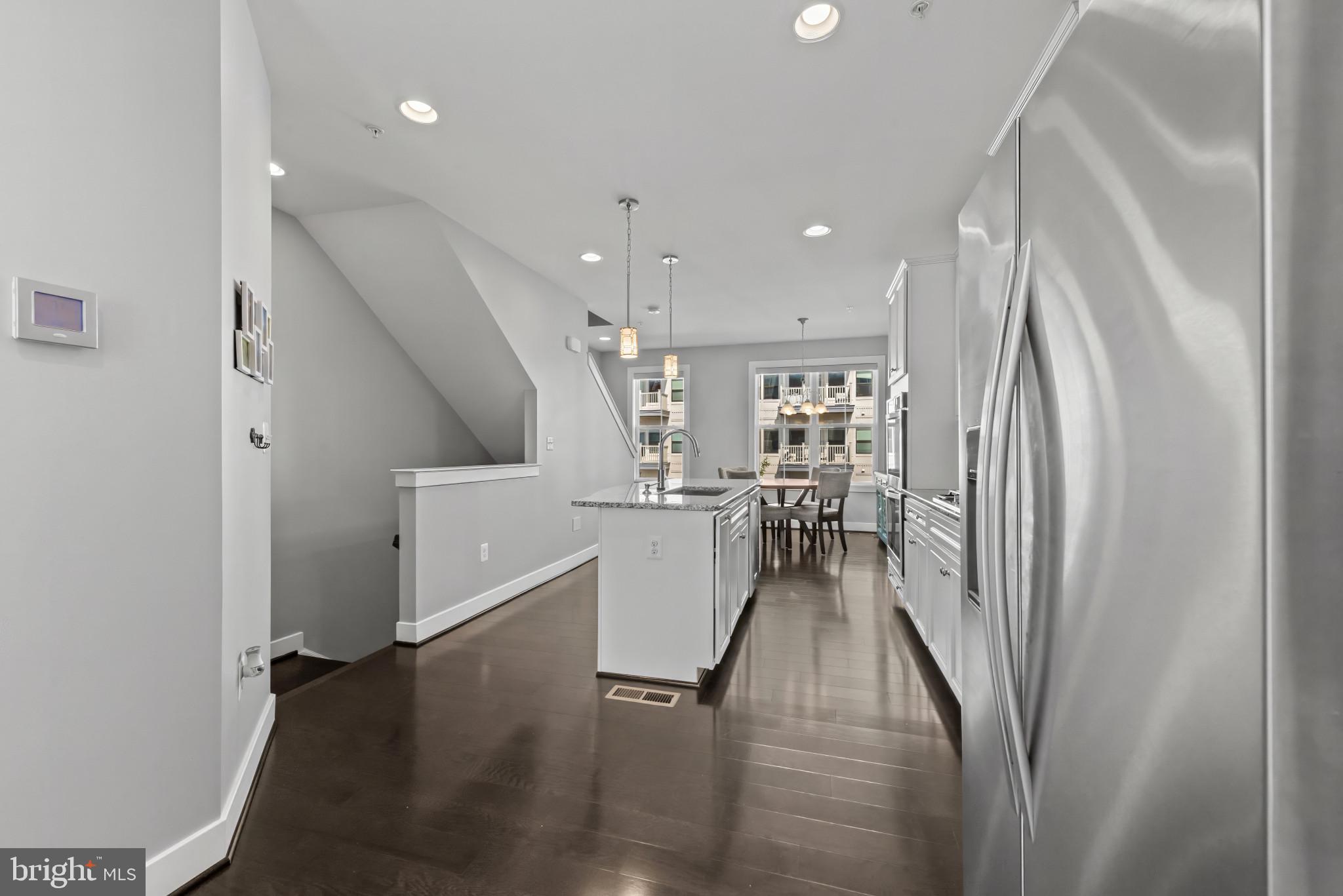 GLENMONT METROCENTRE - Residential