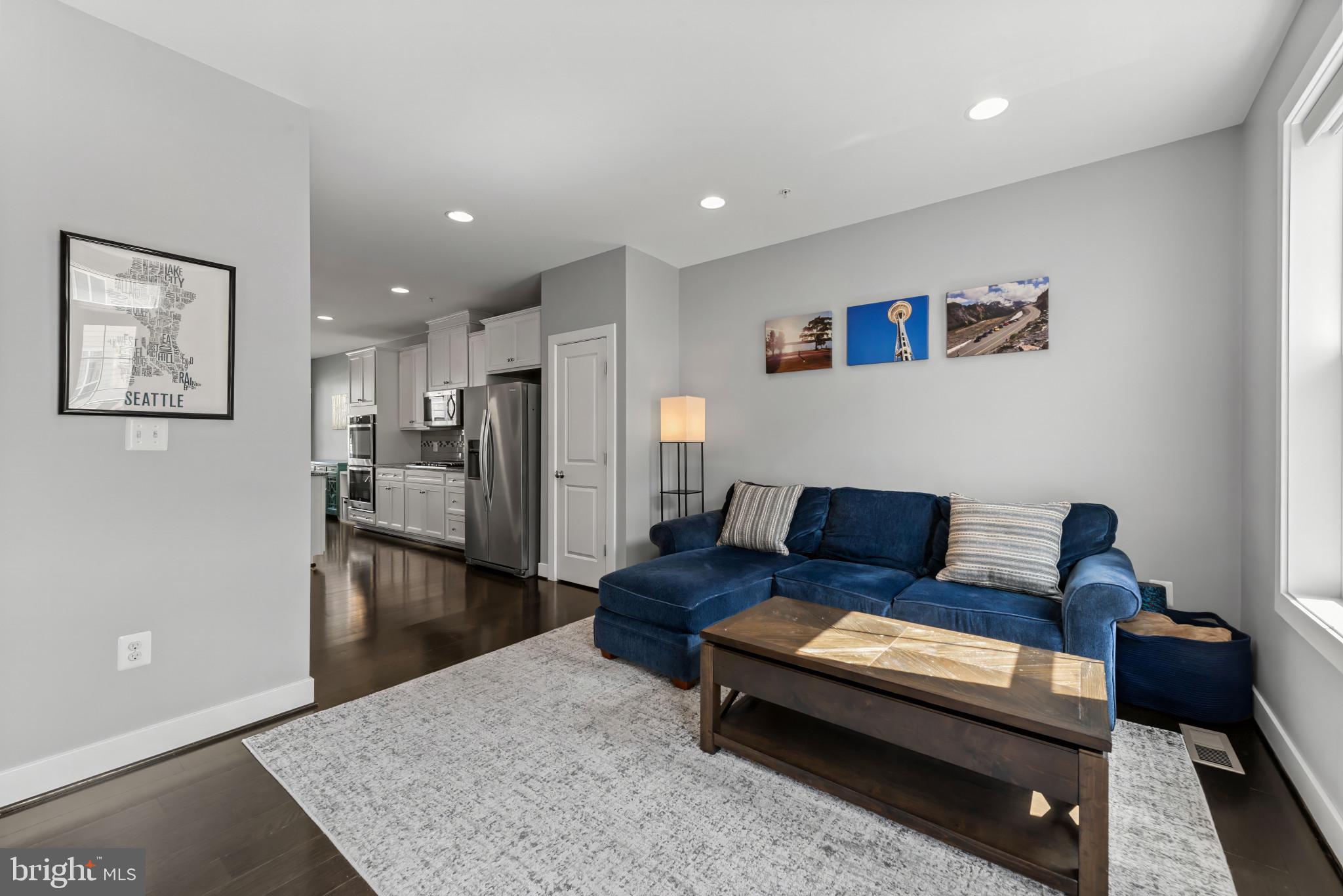 GLENMONT METROCENTRE - Residential
