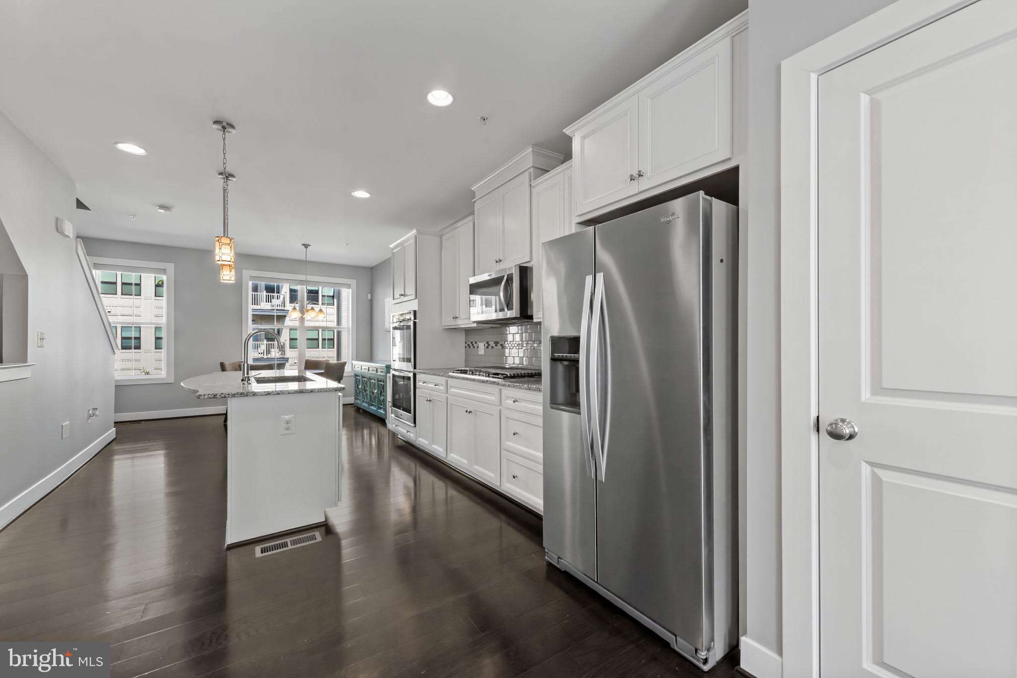 GLENMONT METROCENTRE - Residential
