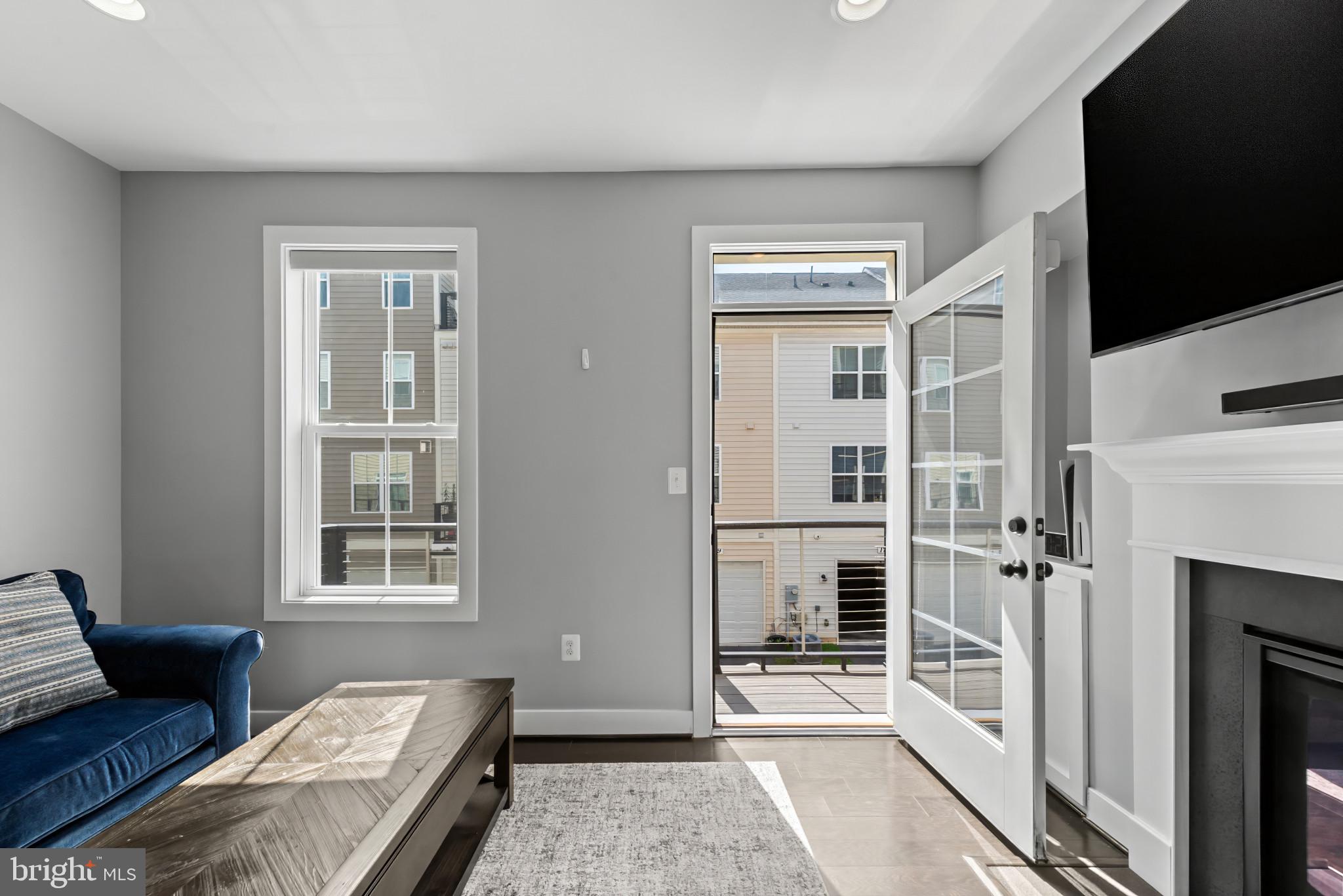 GLENMONT METROCENTRE - Residential