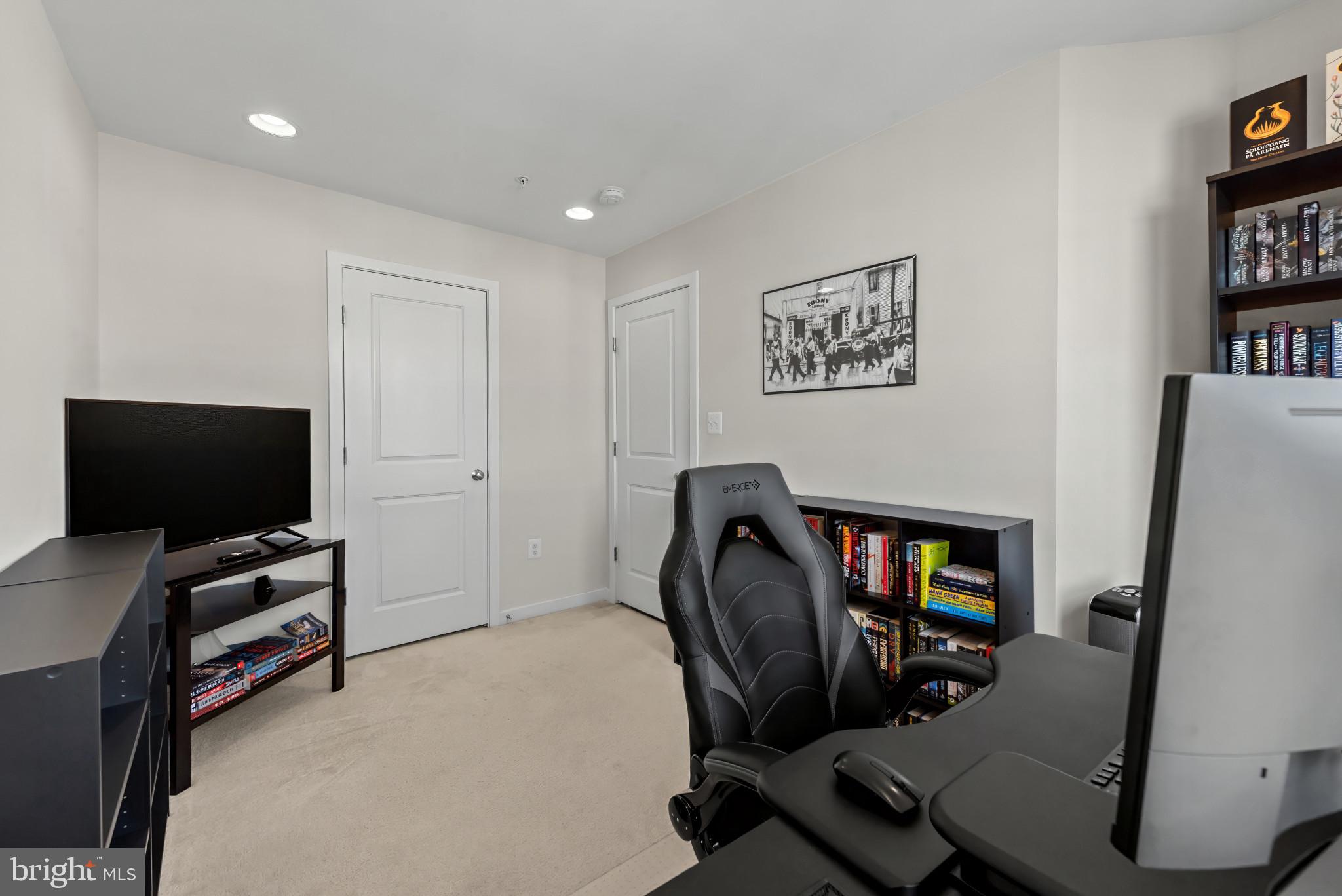 GLENMONT METROCENTRE - Residential