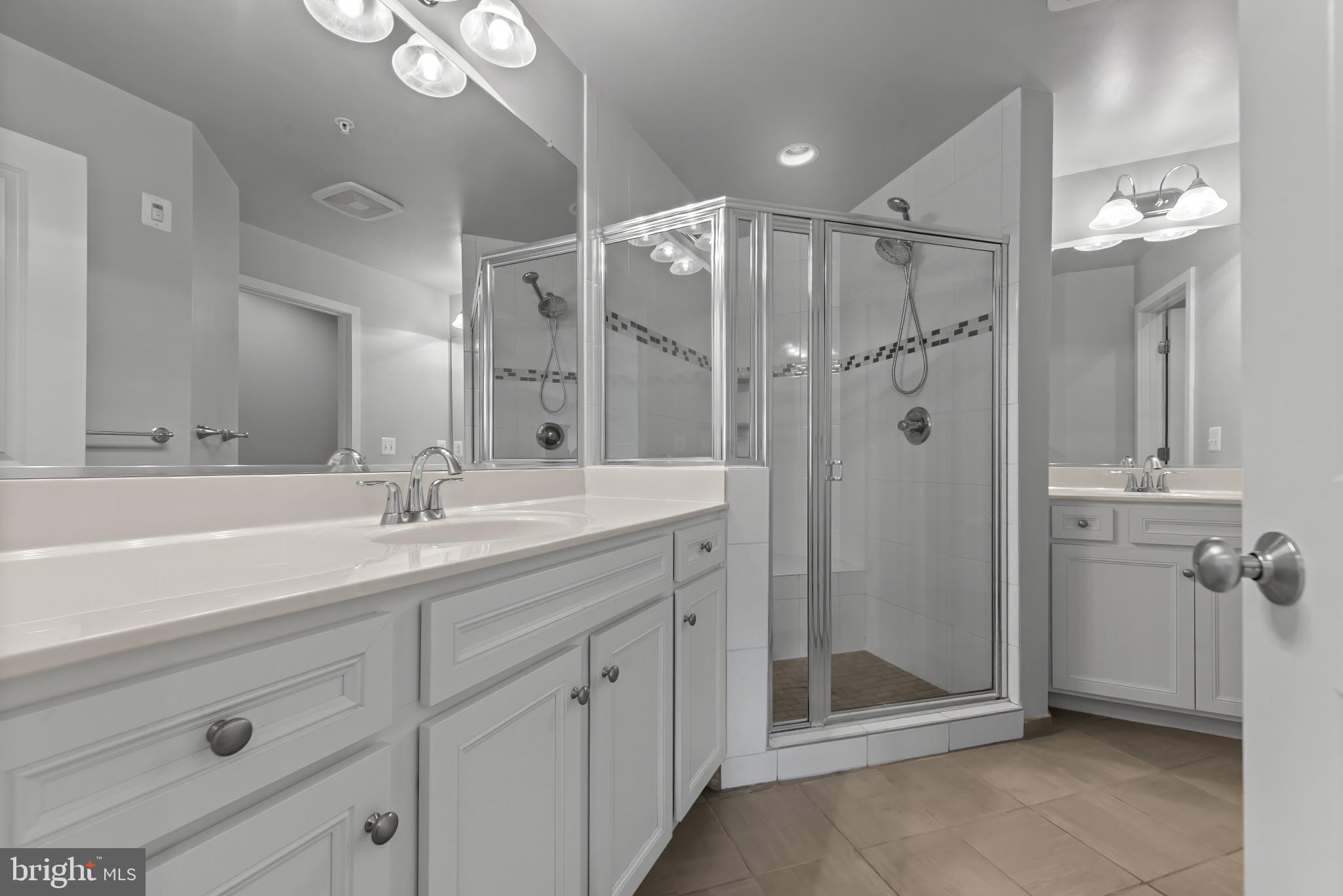 GLENMONT METROCENTRE - Residential