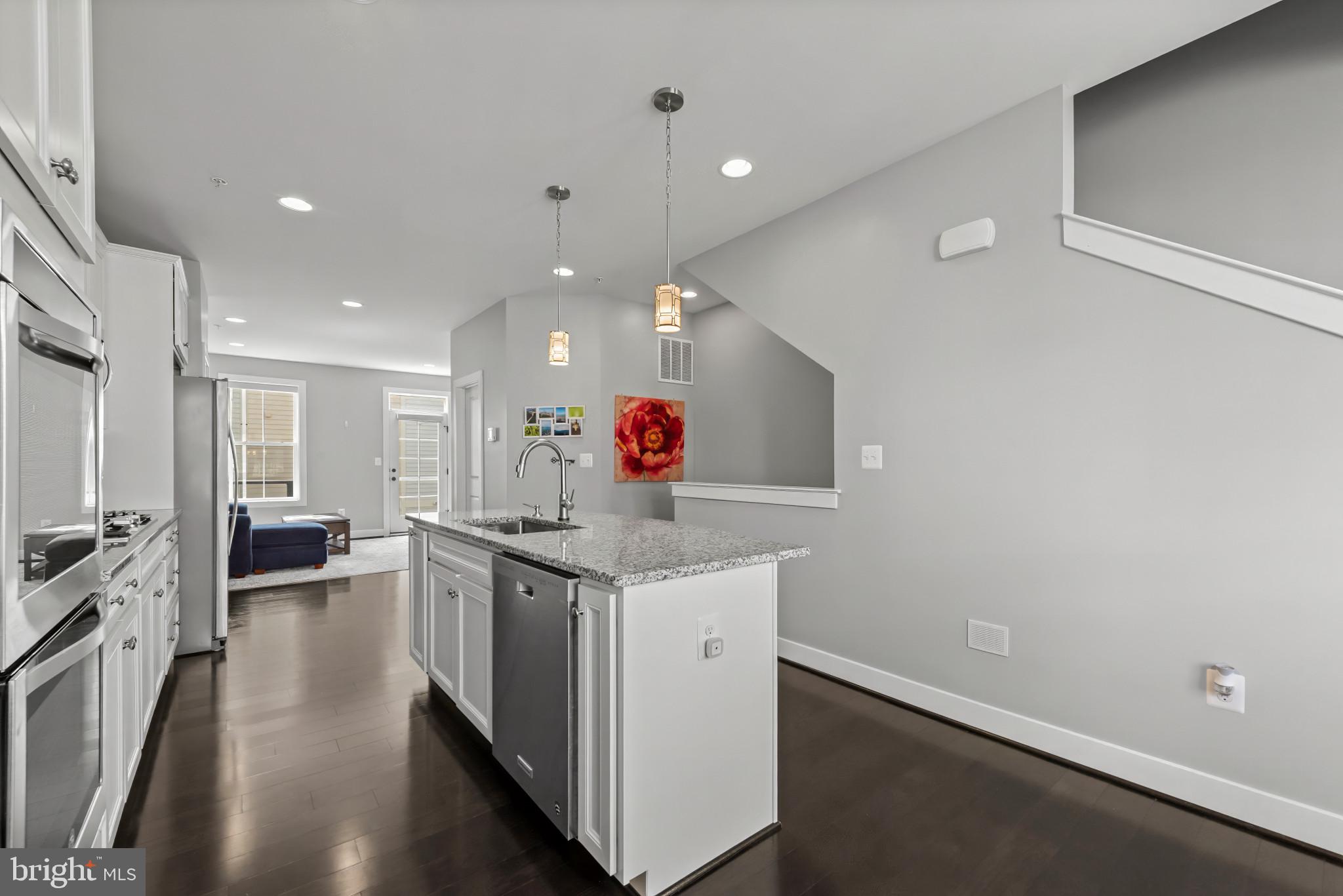 GLENMONT METROCENTRE - Residential