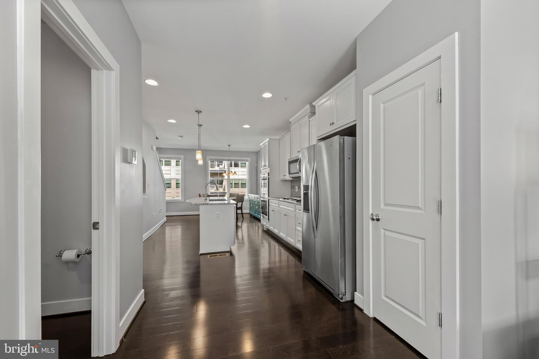 GLENMONT METROCENTRE - Residential