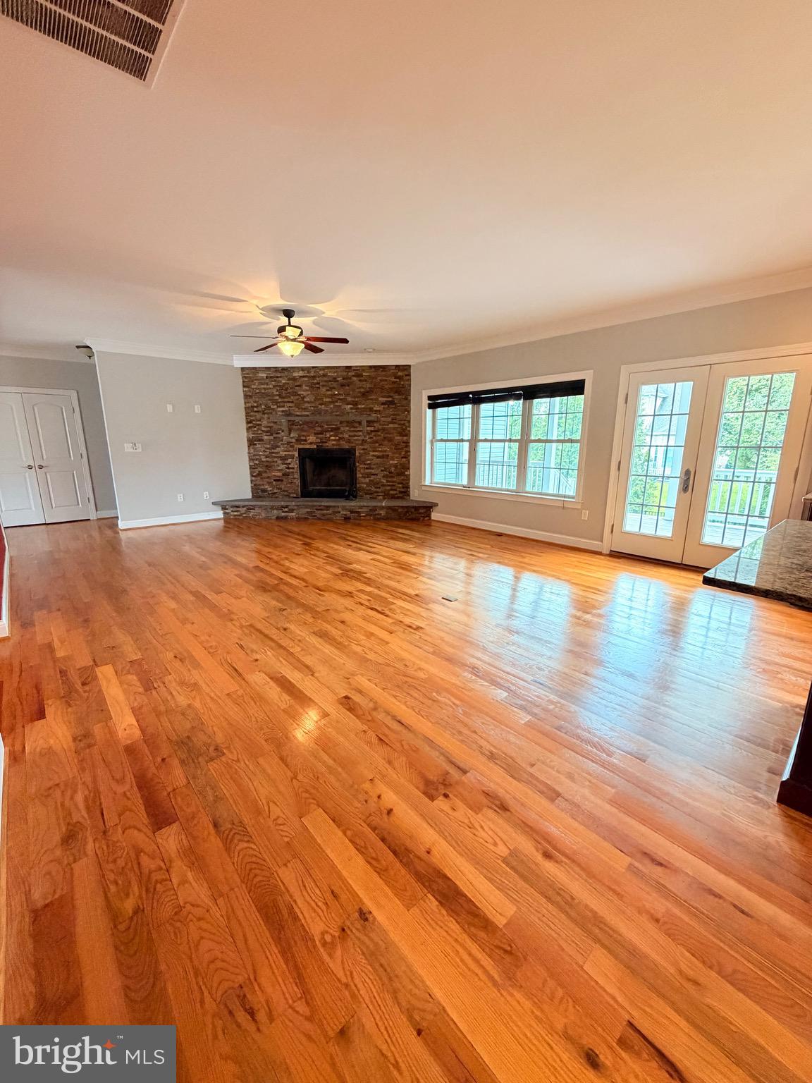 RAVEN POINTE - Residential
