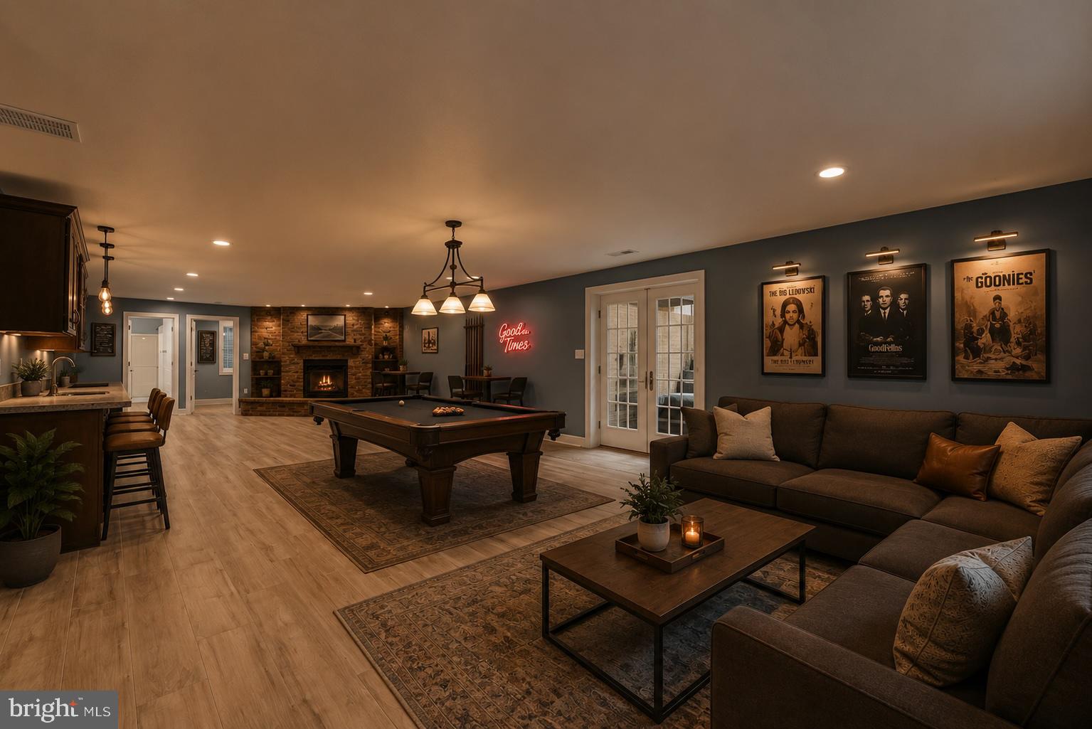 RAVEN POINTE - Residential