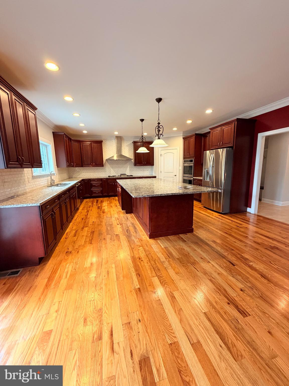RAVEN POINTE - Residential
