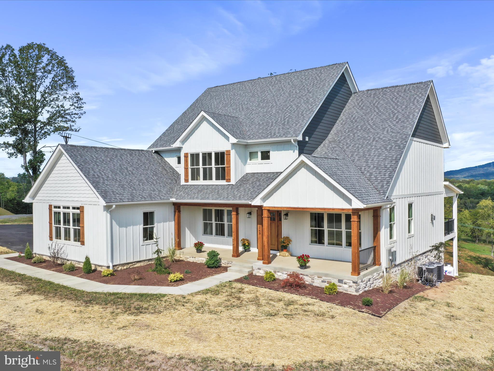 BELLA VISTA - Residential