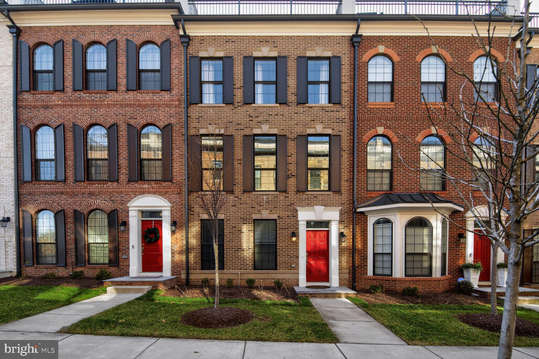 POTOMAC OVERLOOK CONDO - Residential
