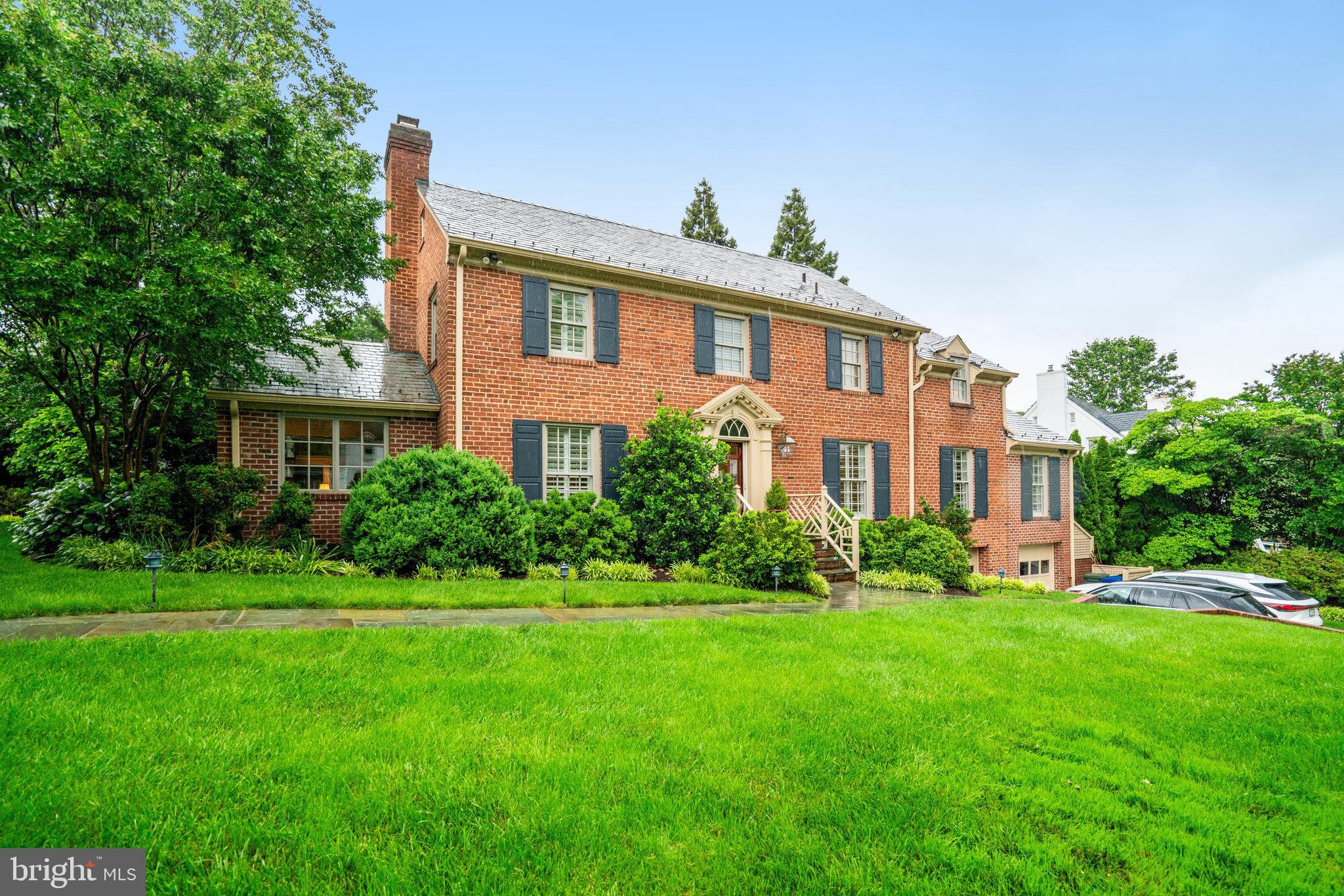 COUNTRY CLUB HILLS - Residential