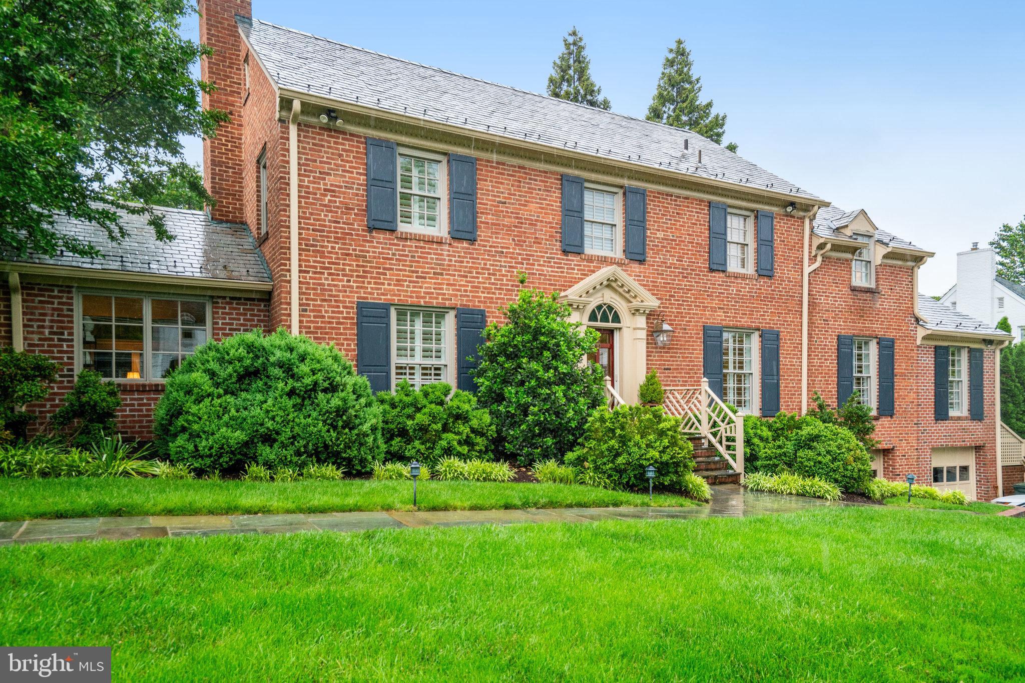 COUNTRY CLUB HILLS - Residential