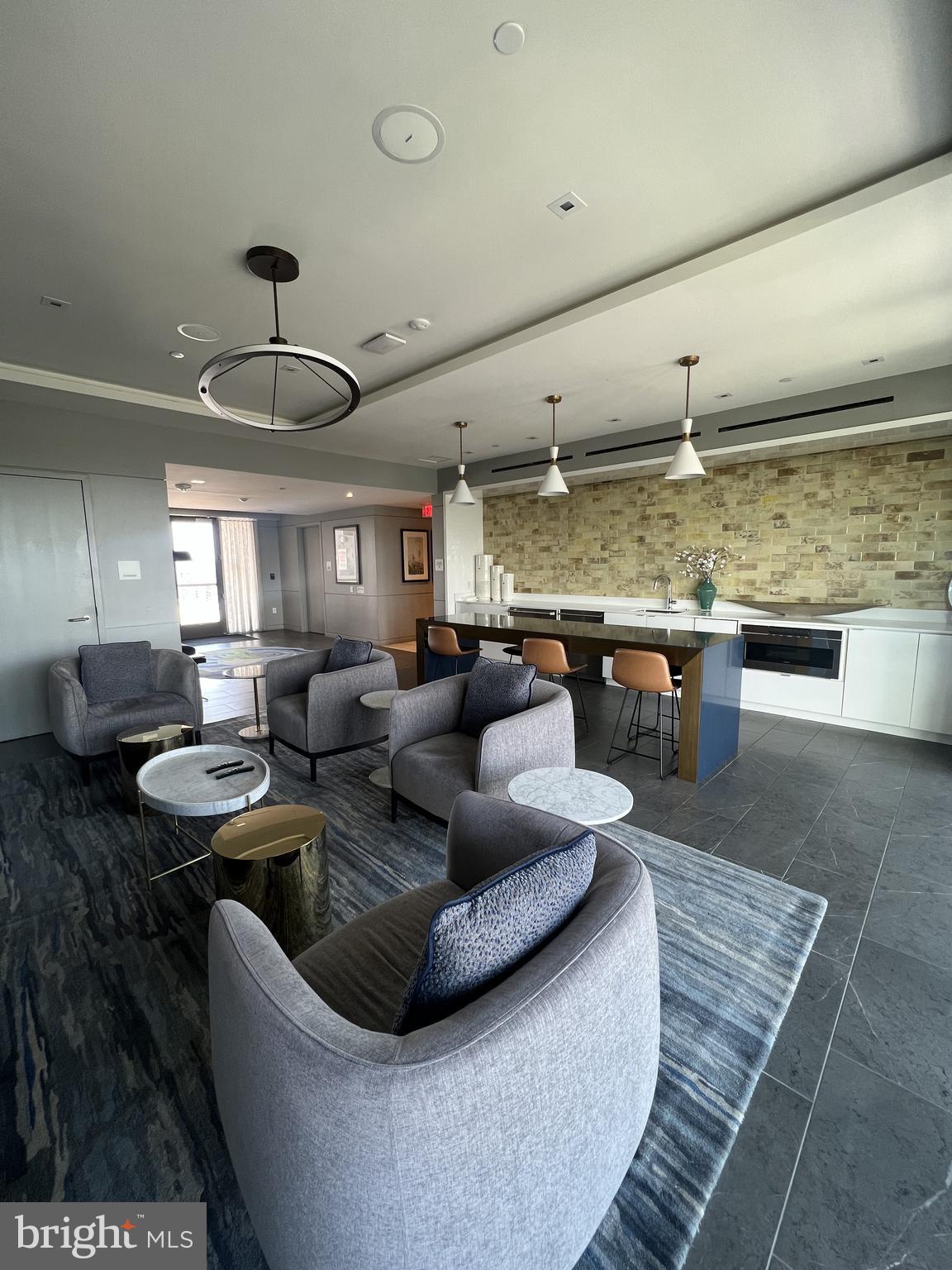 CAPITOL RIVERFRONT - Residential