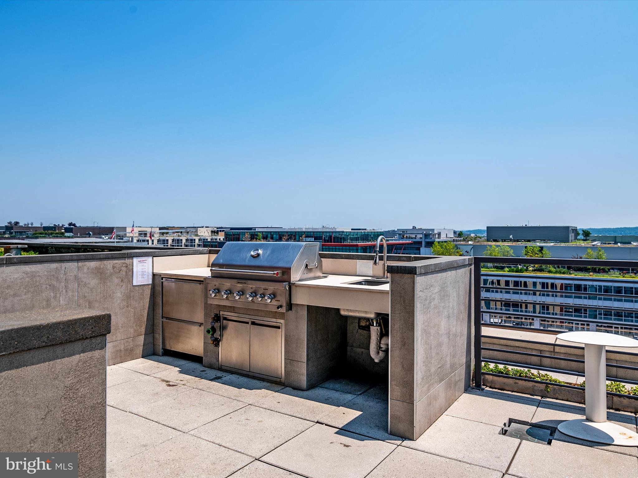 CAPITOL RIVERFRONT - Residential