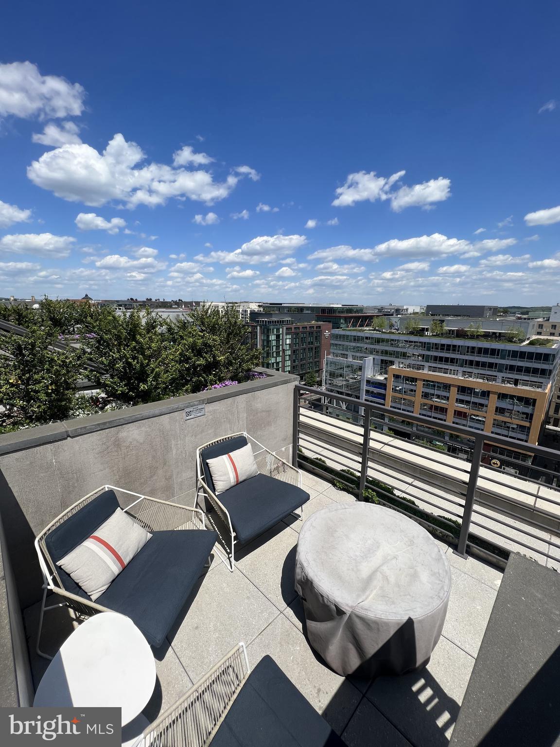 CAPITOL RIVERFRONT - Residential