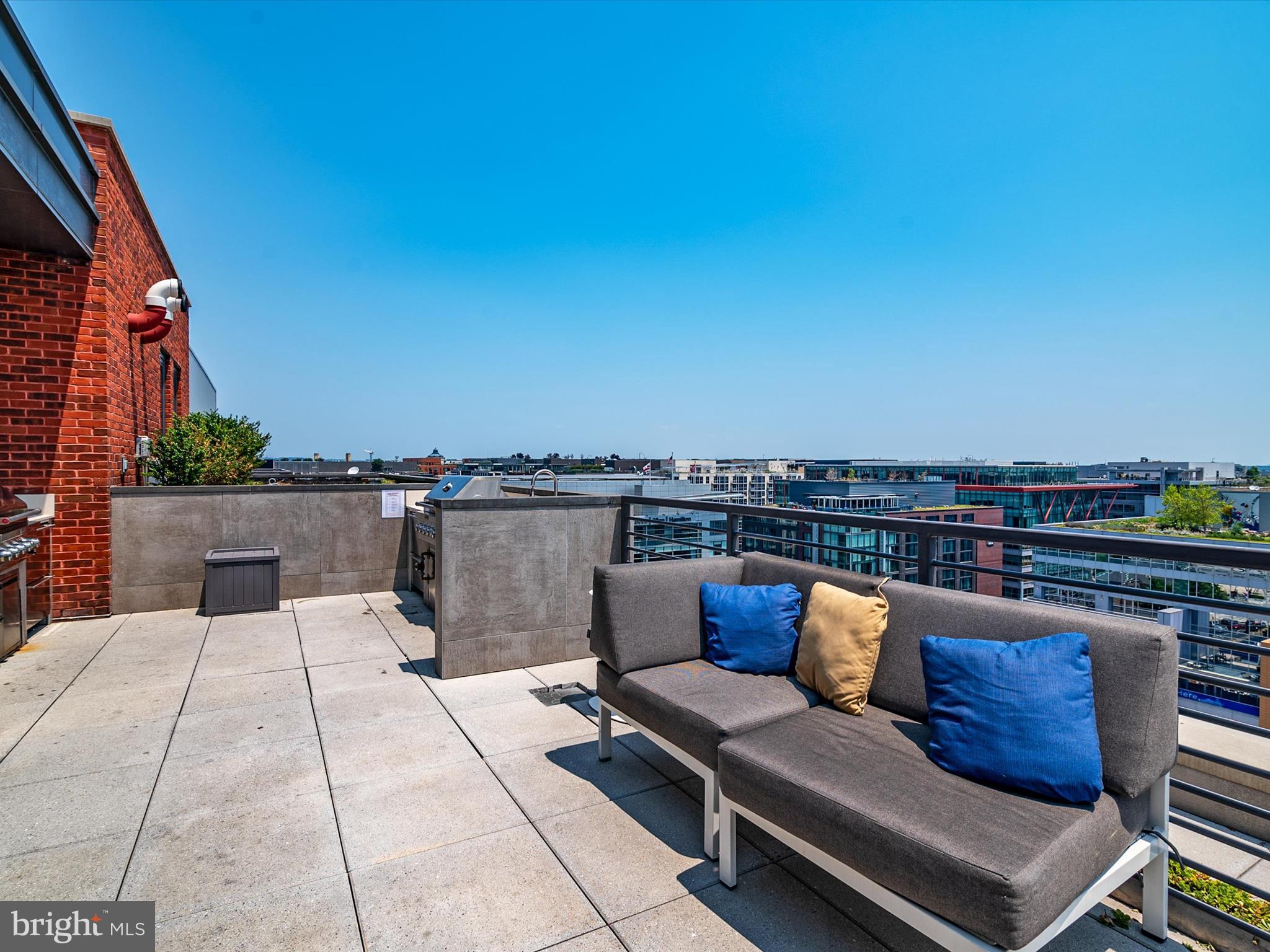 CAPITOL RIVERFRONT - Residential