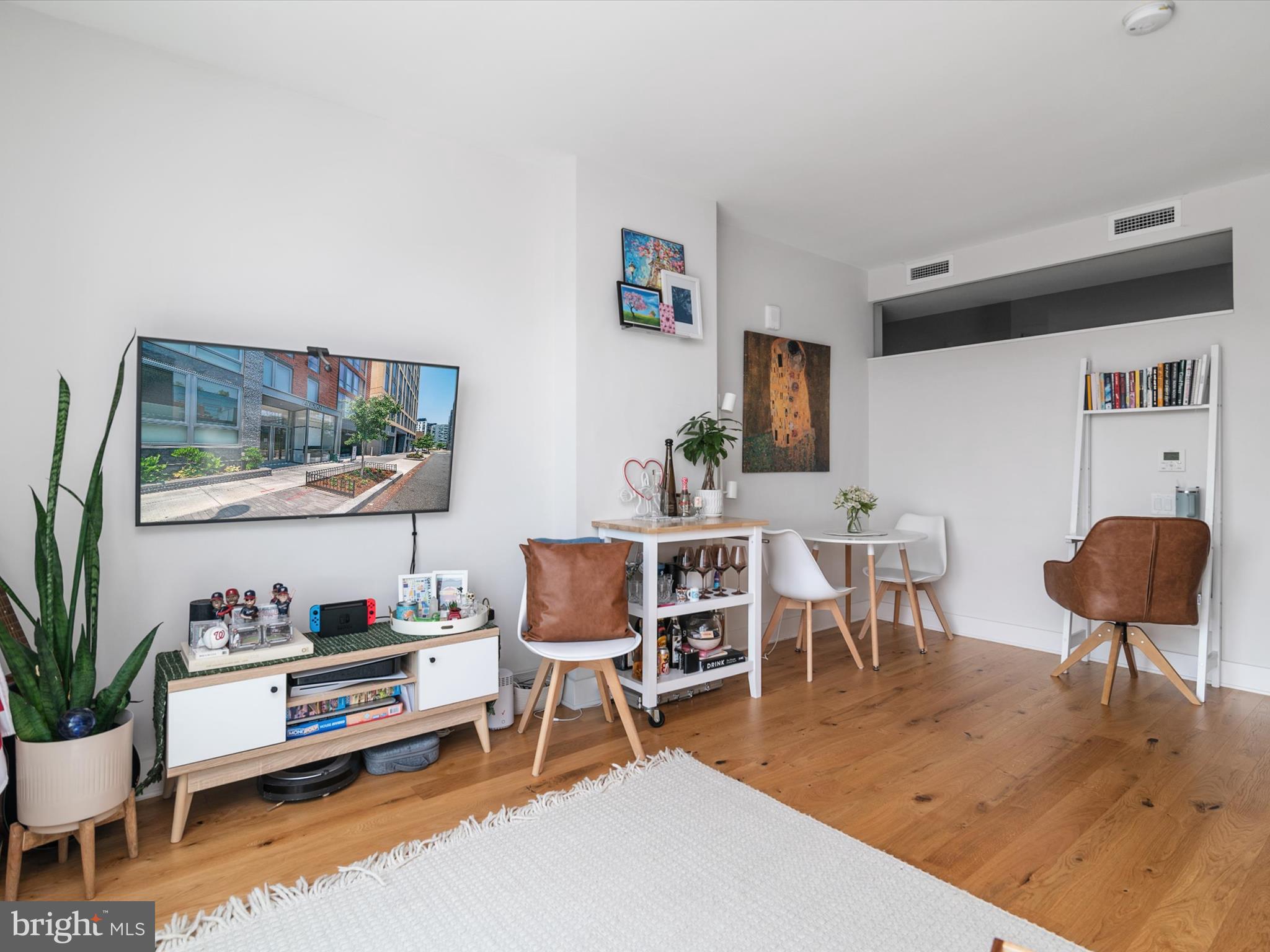 CAPITOL RIVERFRONT - Residential