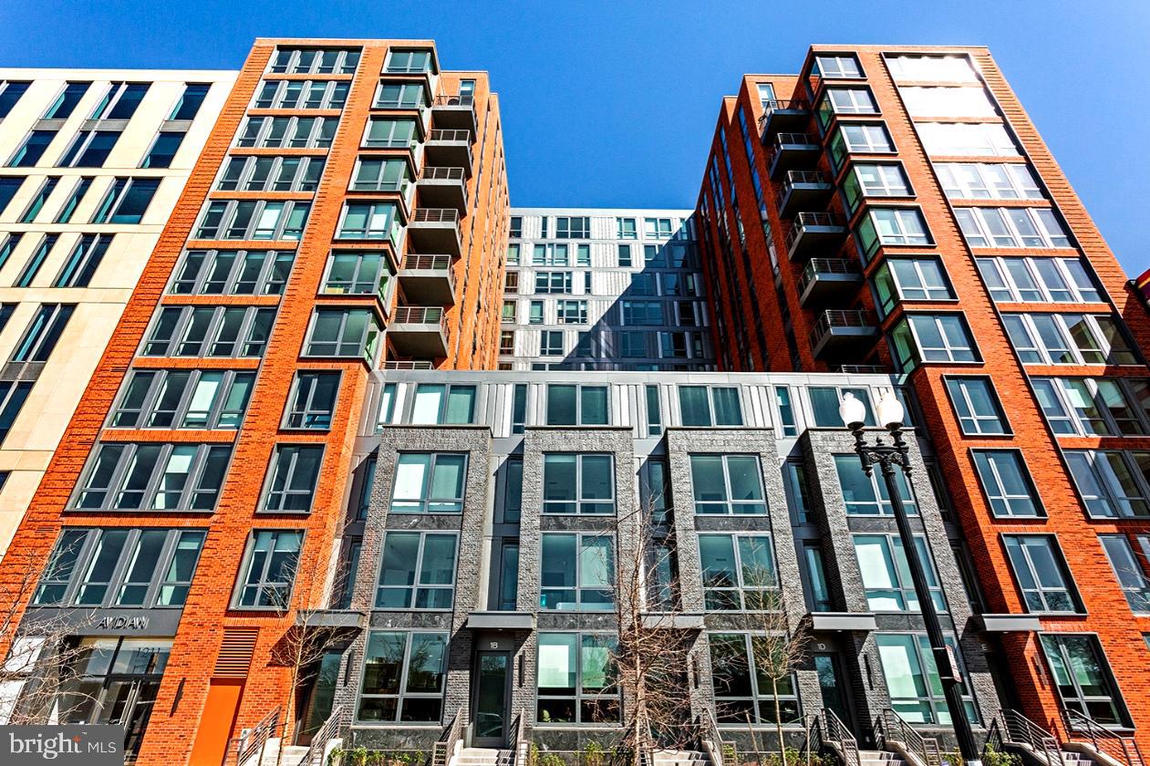 CAPITOL RIVERFRONT - Residential