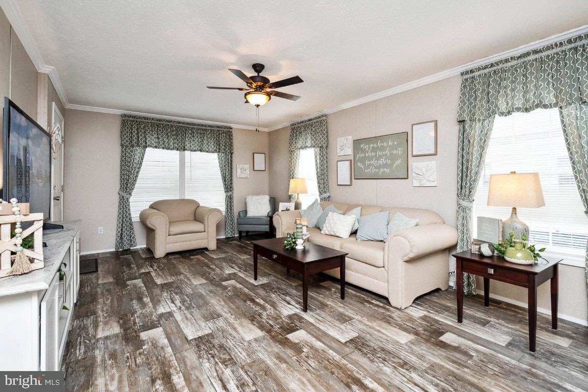 FOUR WAY MANOR - Residential