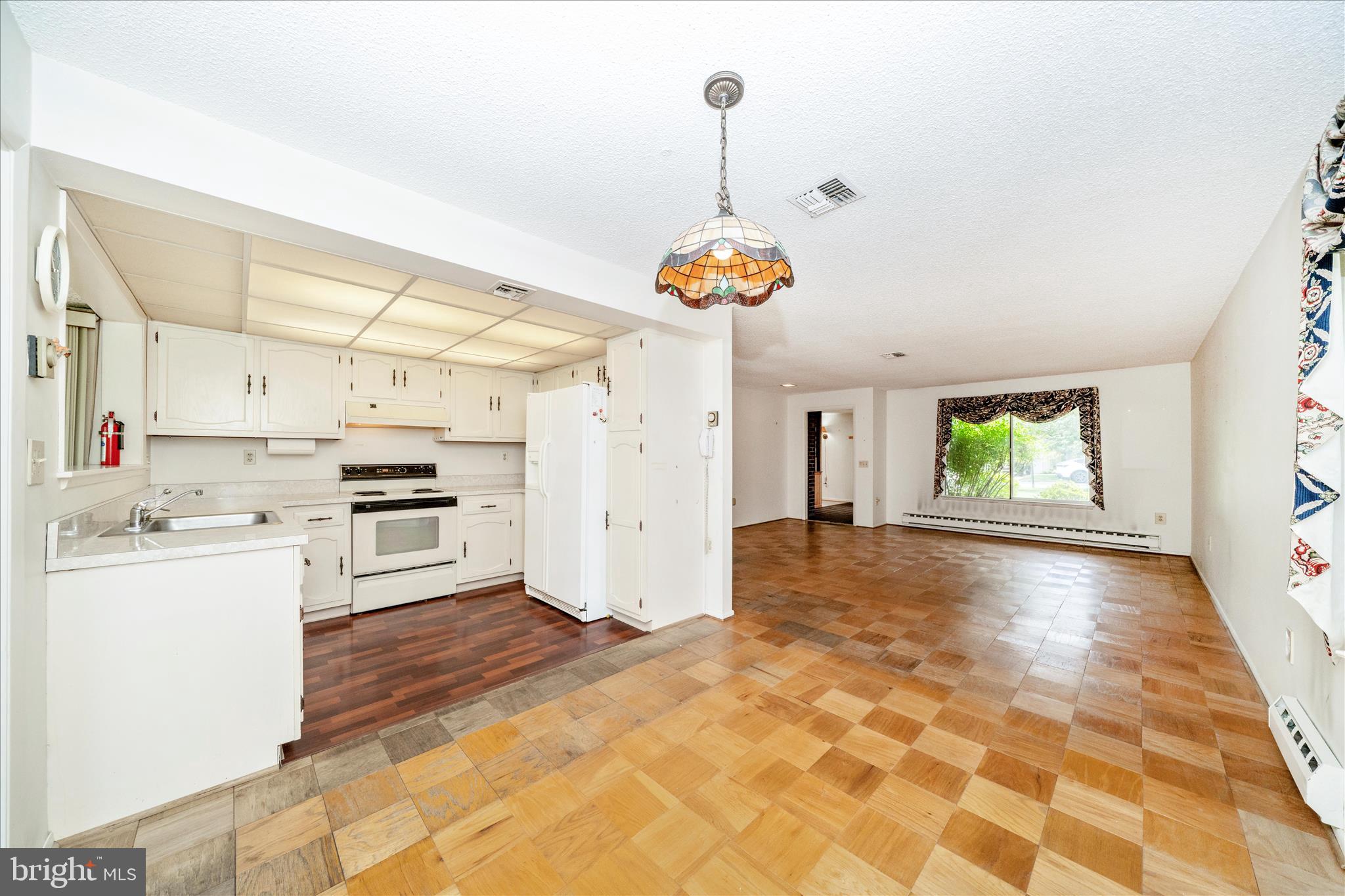 ROSSMOOR LEISURE WORLD - Residential
