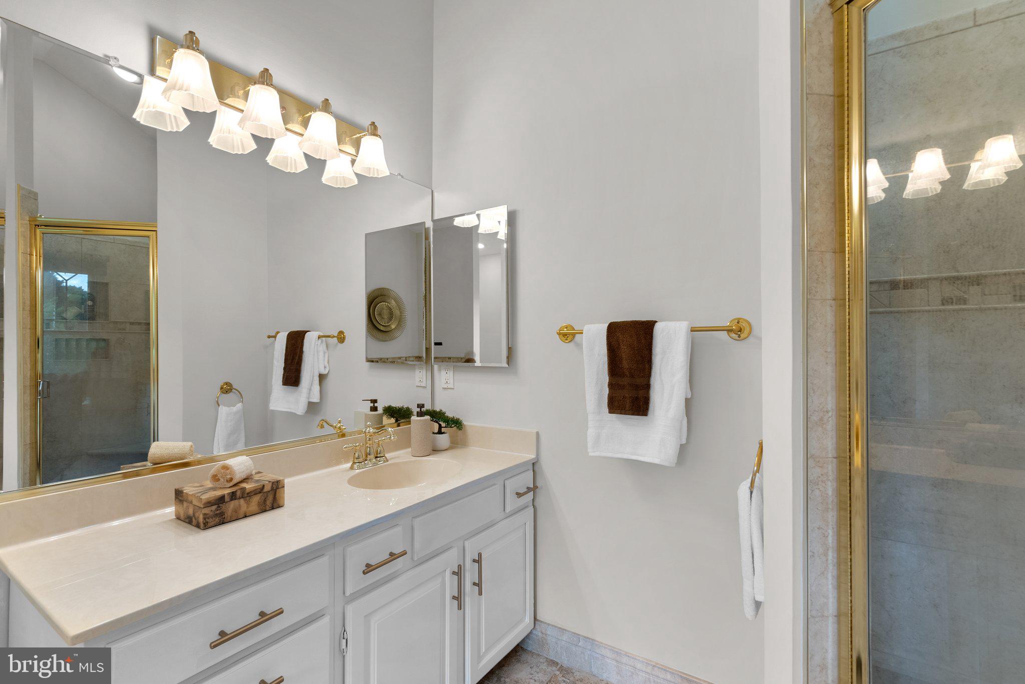 NAPLES MANOR - Residential