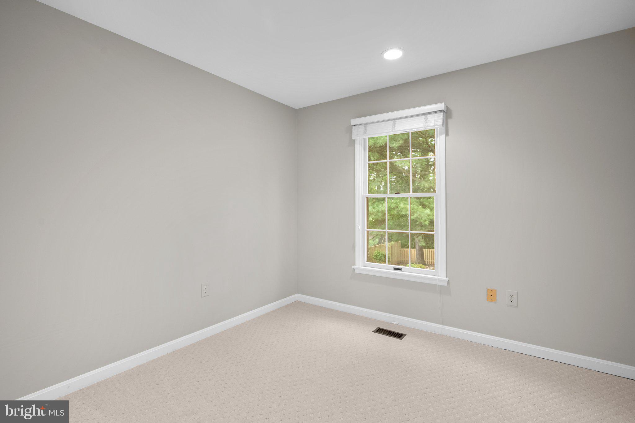 NAPLES MANOR - Residential