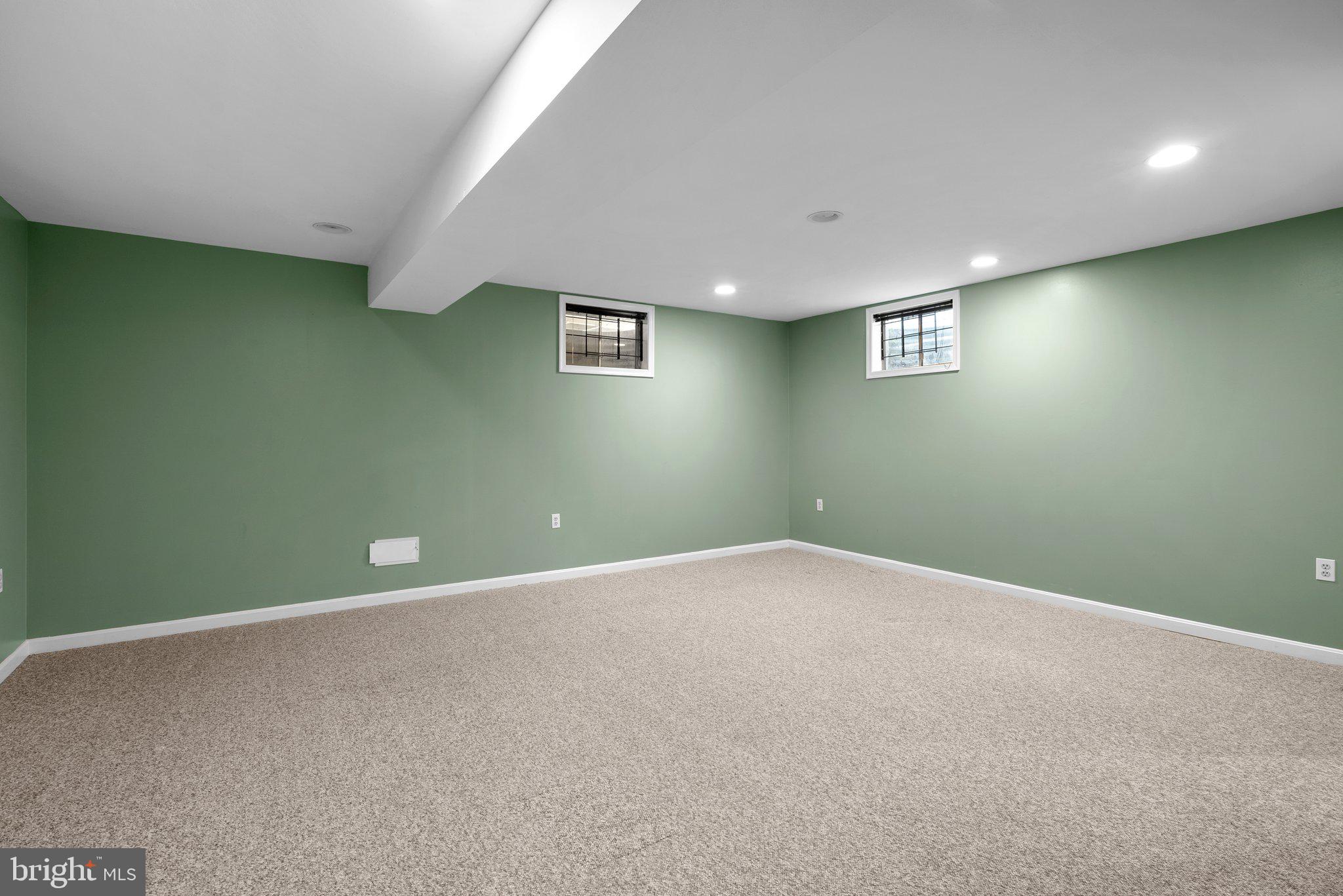 NAPLES MANOR - Residential