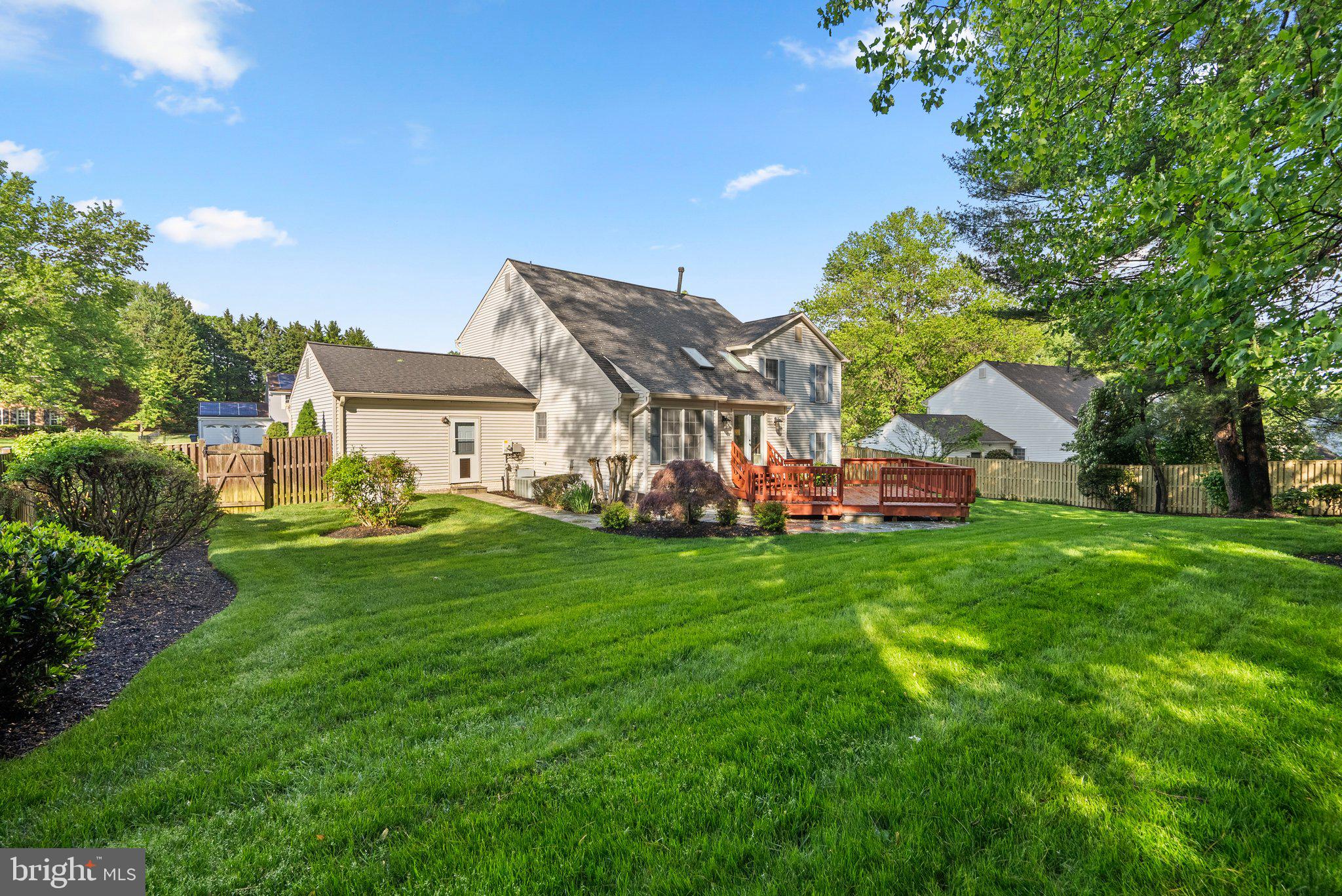 NAPLES MANOR - Residential