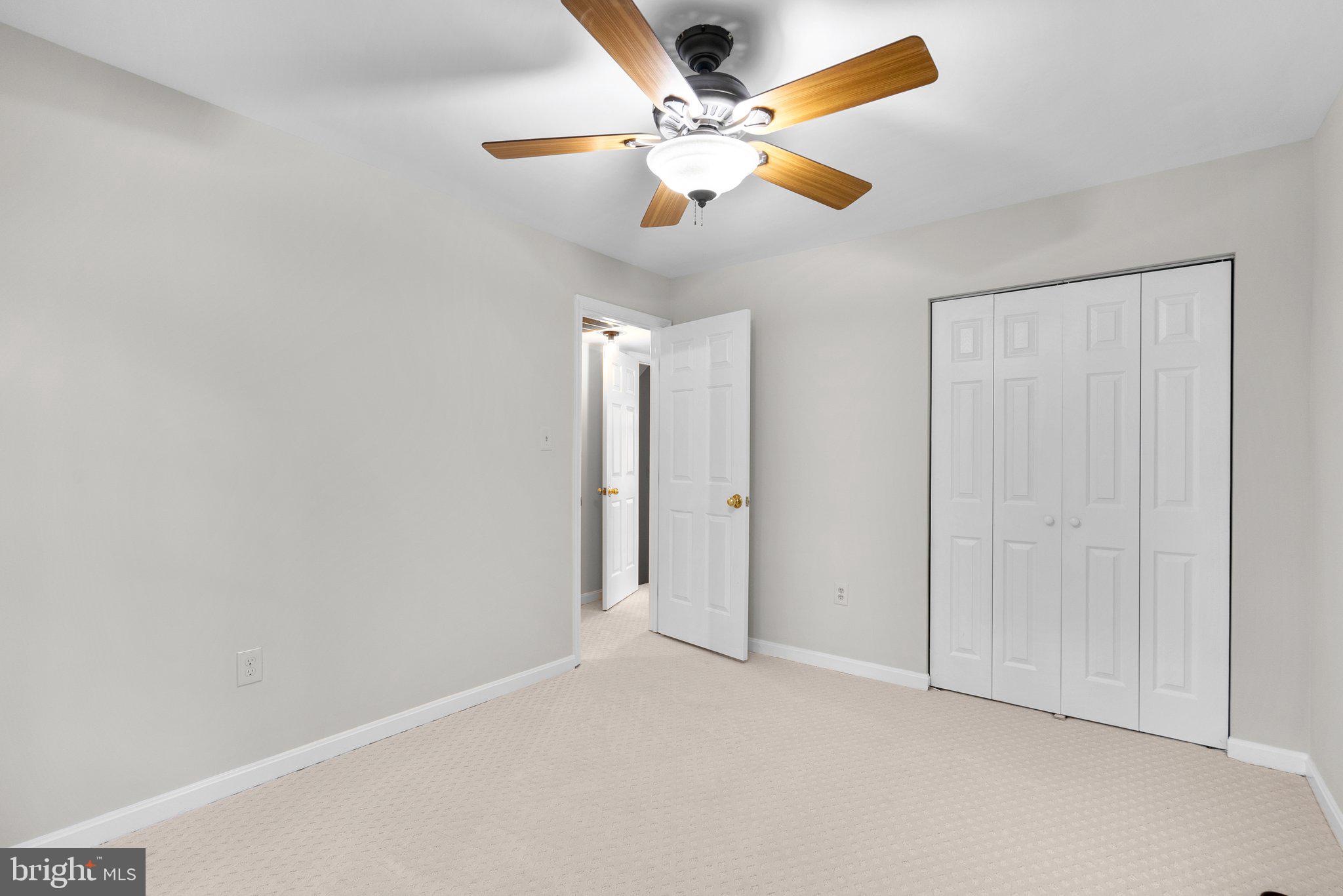 NAPLES MANOR - Residential