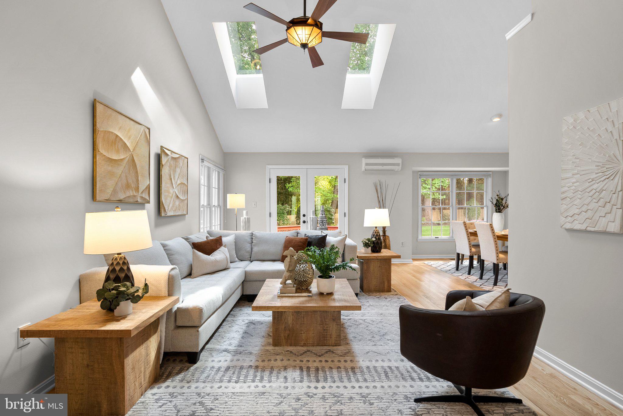 NAPLES MANOR - Residential