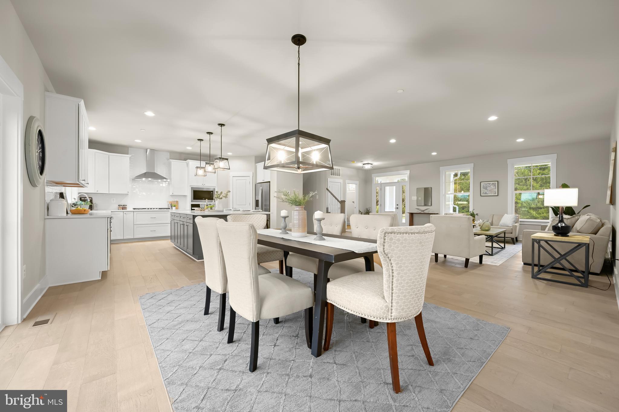 LIONS CROSSING - Residential