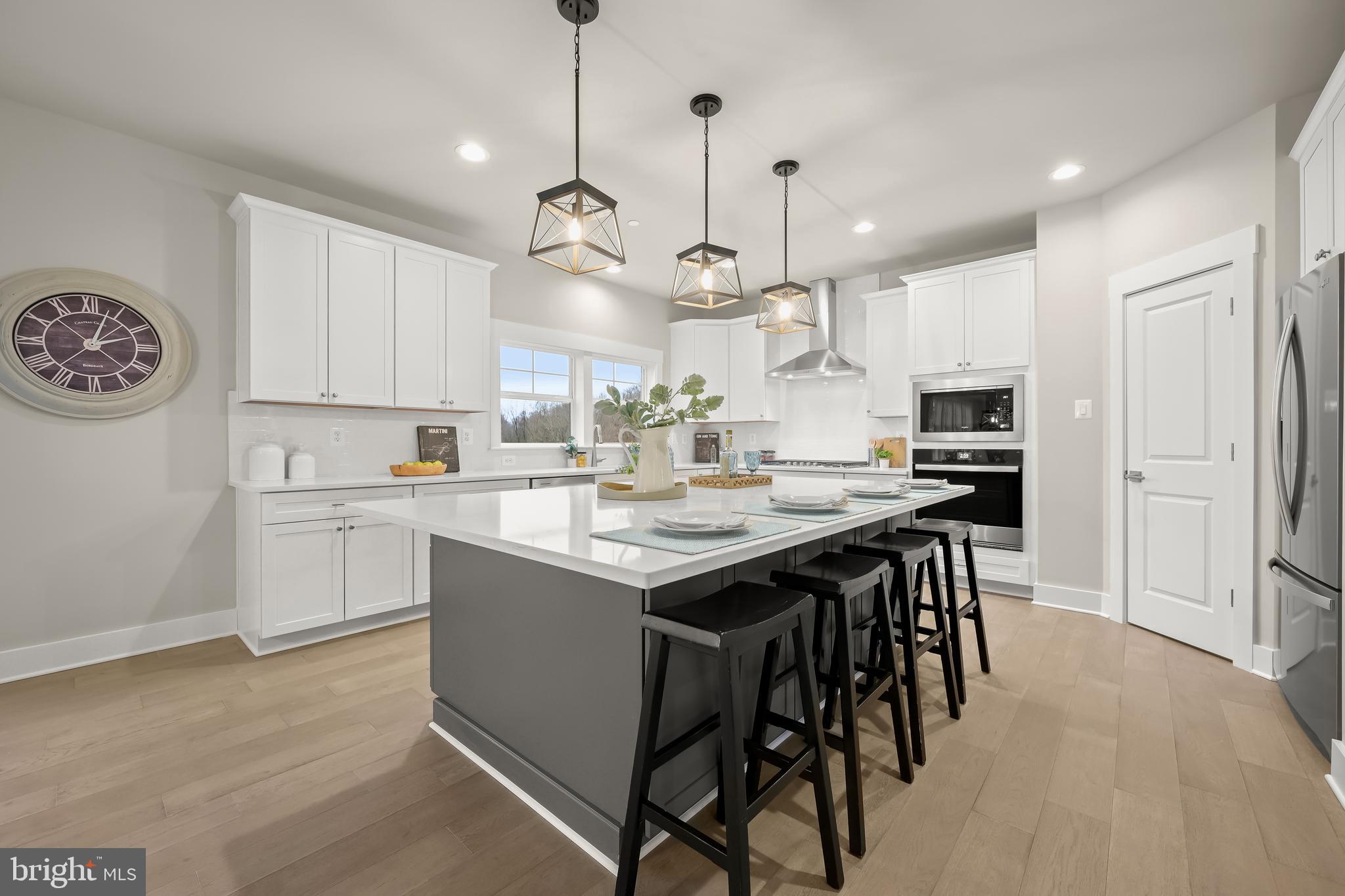 LIONS CROSSING - Residential