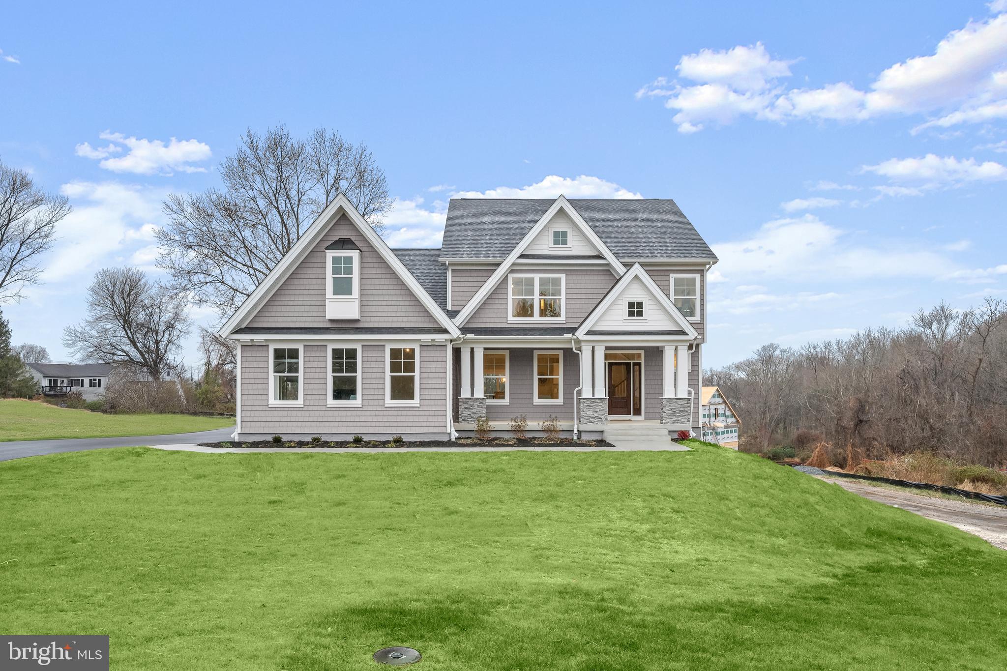LIONS CROSSING - Residential