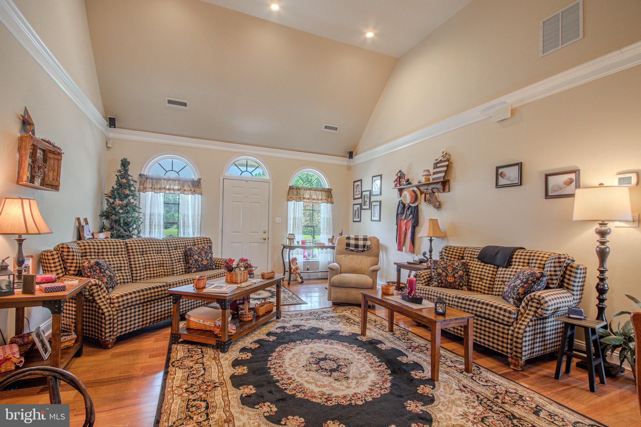 ADVENTURE FARMS - Residential