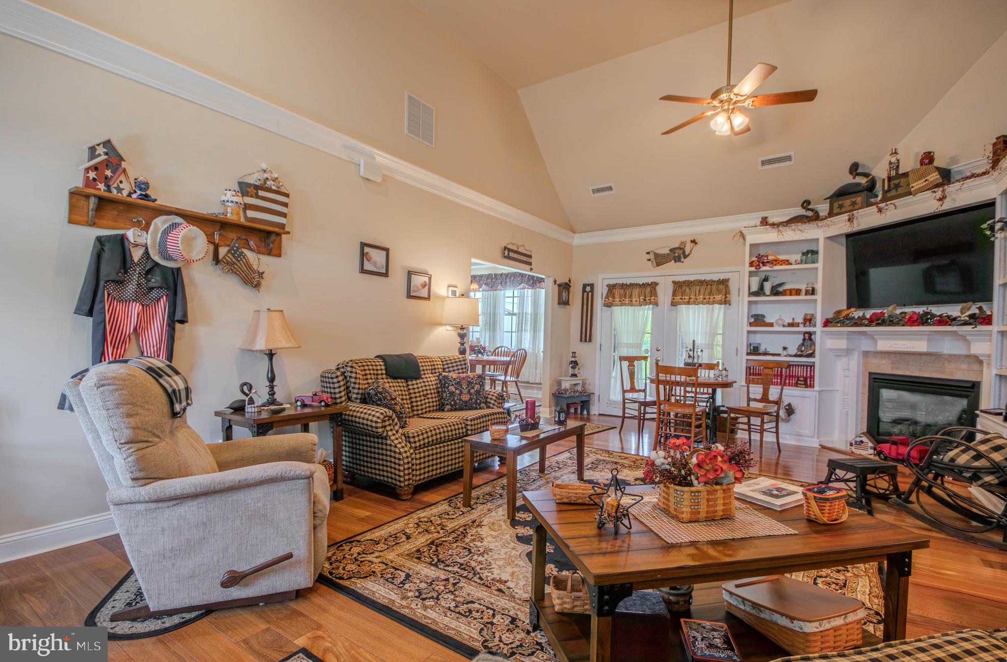 ADVENTURE FARMS - Residential