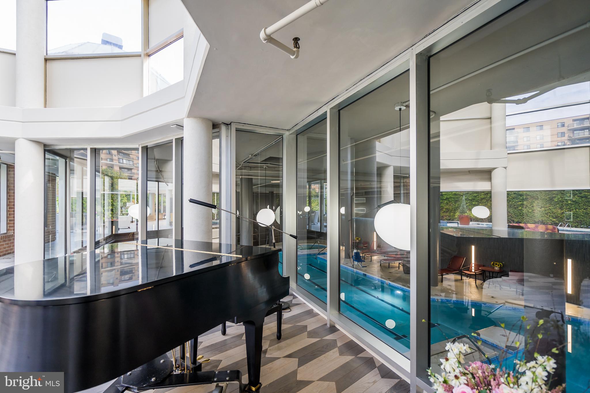 ROTONDA - Residential Lease