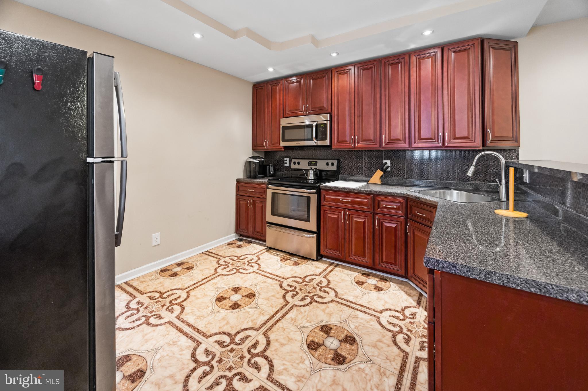 WEST OAK LANE - Residential