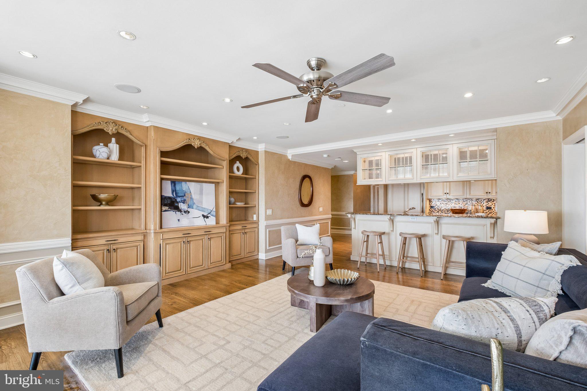 AVENUE OF THE ARTS - Residential
