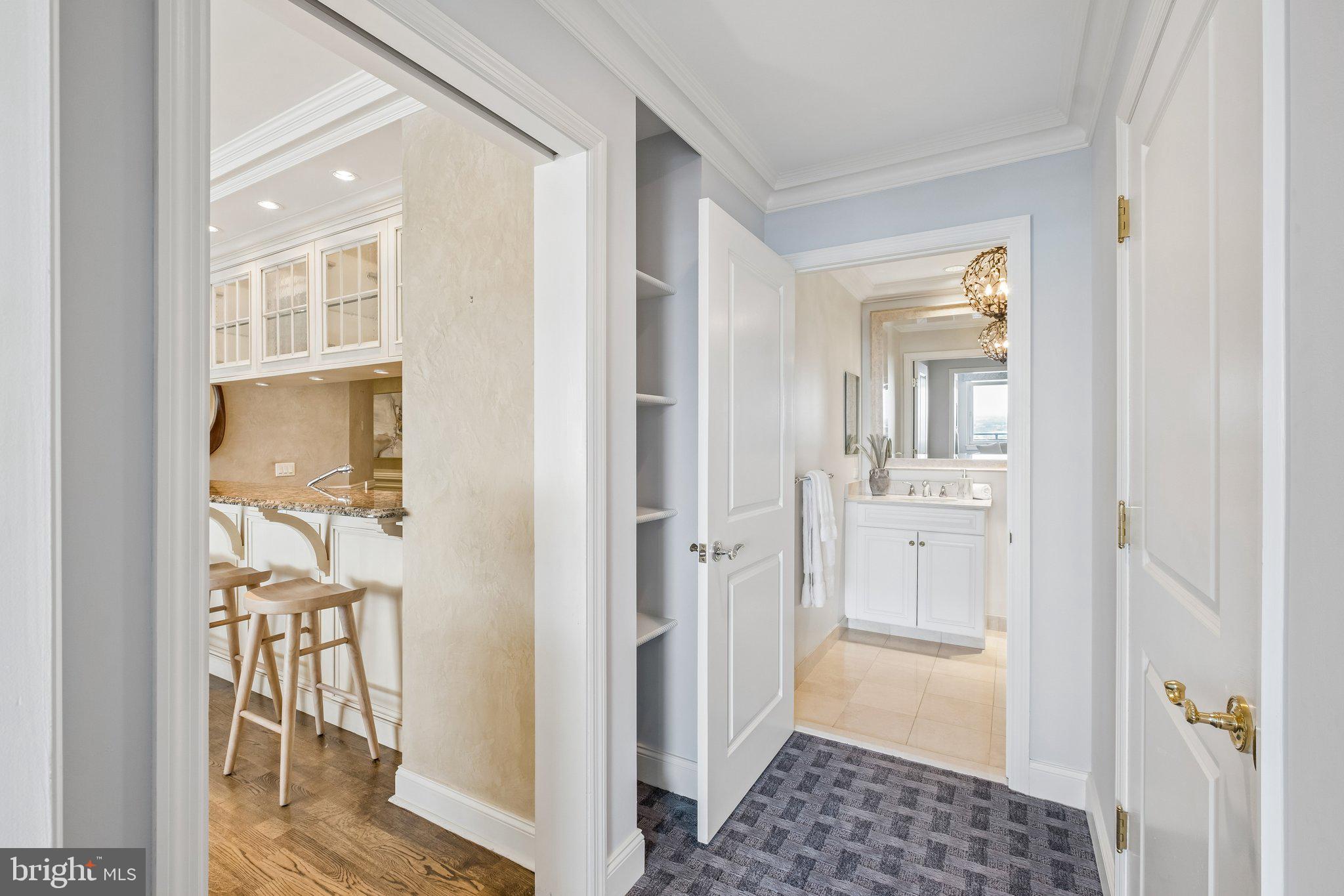 AVENUE OF THE ARTS - Residential