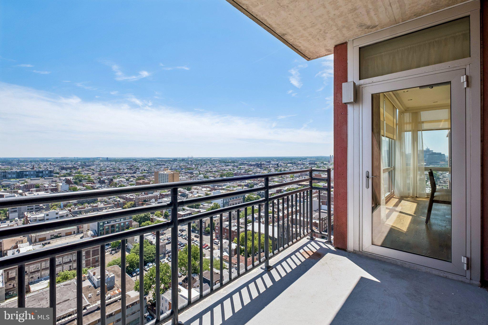 AVENUE OF THE ARTS - Residential