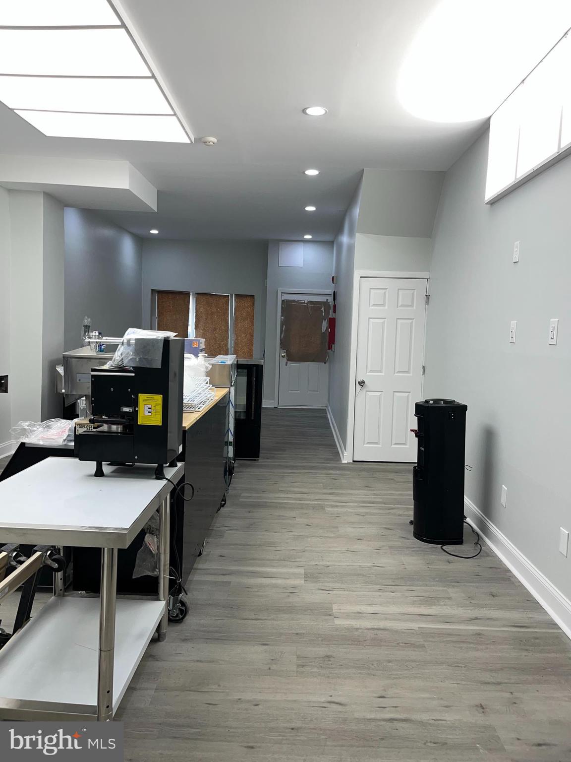 GERMANTOWN - Commercial Sale