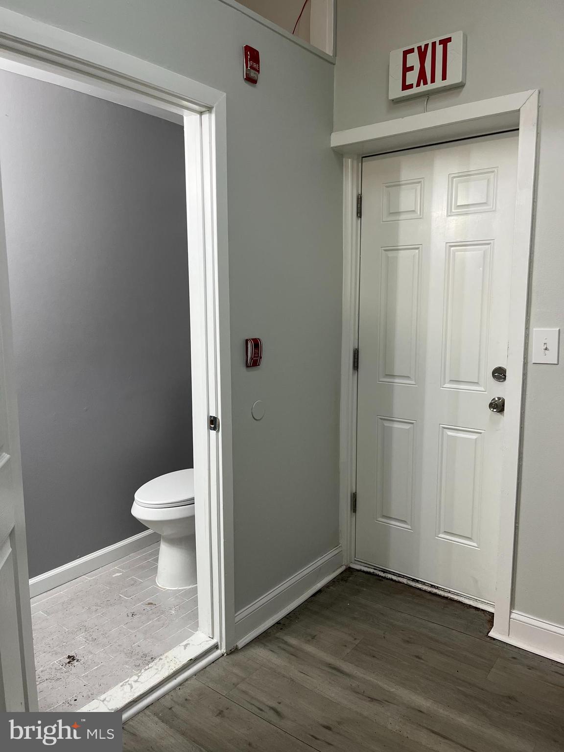 GERMANTOWN - Commercial Sale