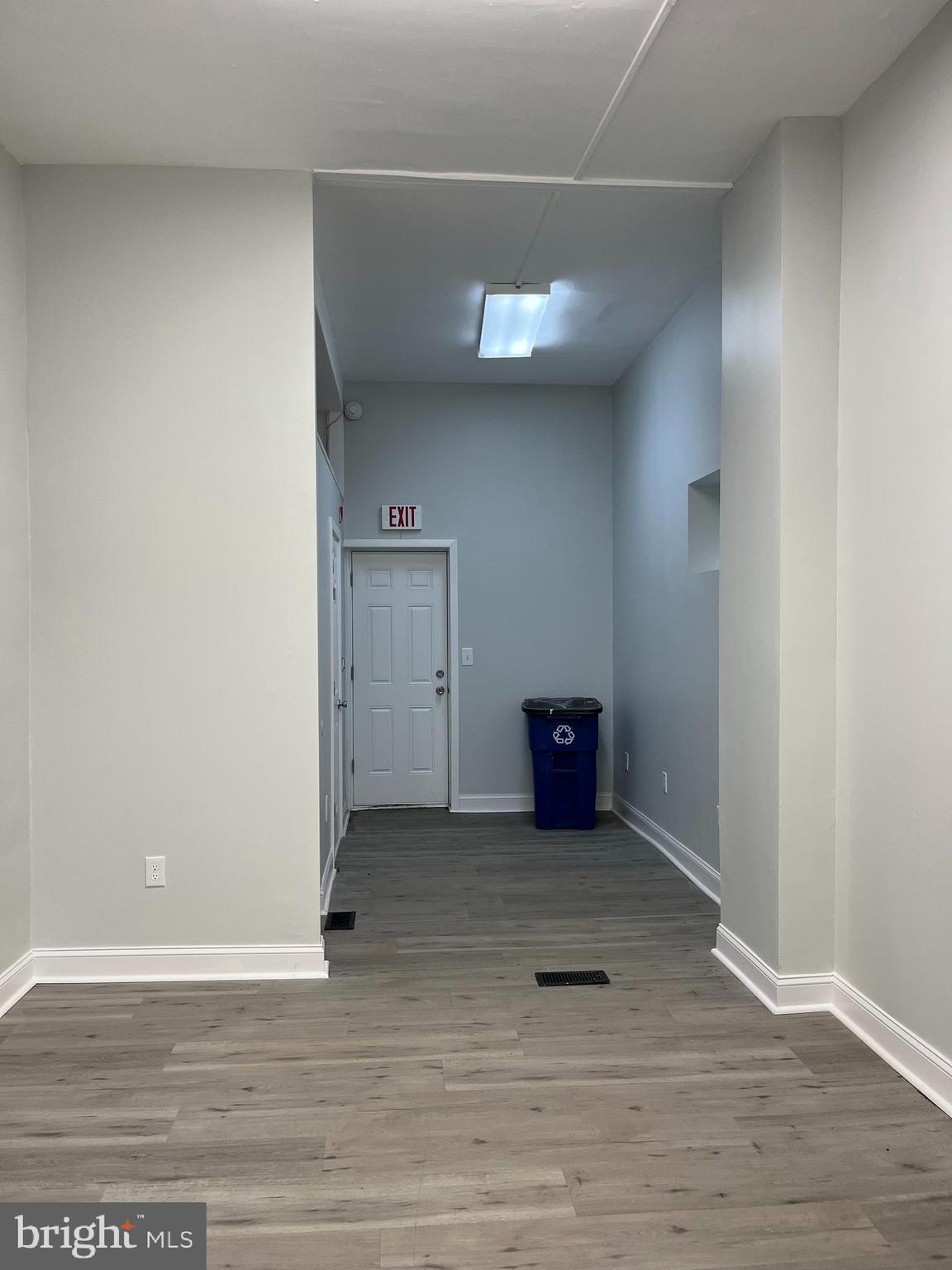 GERMANTOWN - Commercial Sale