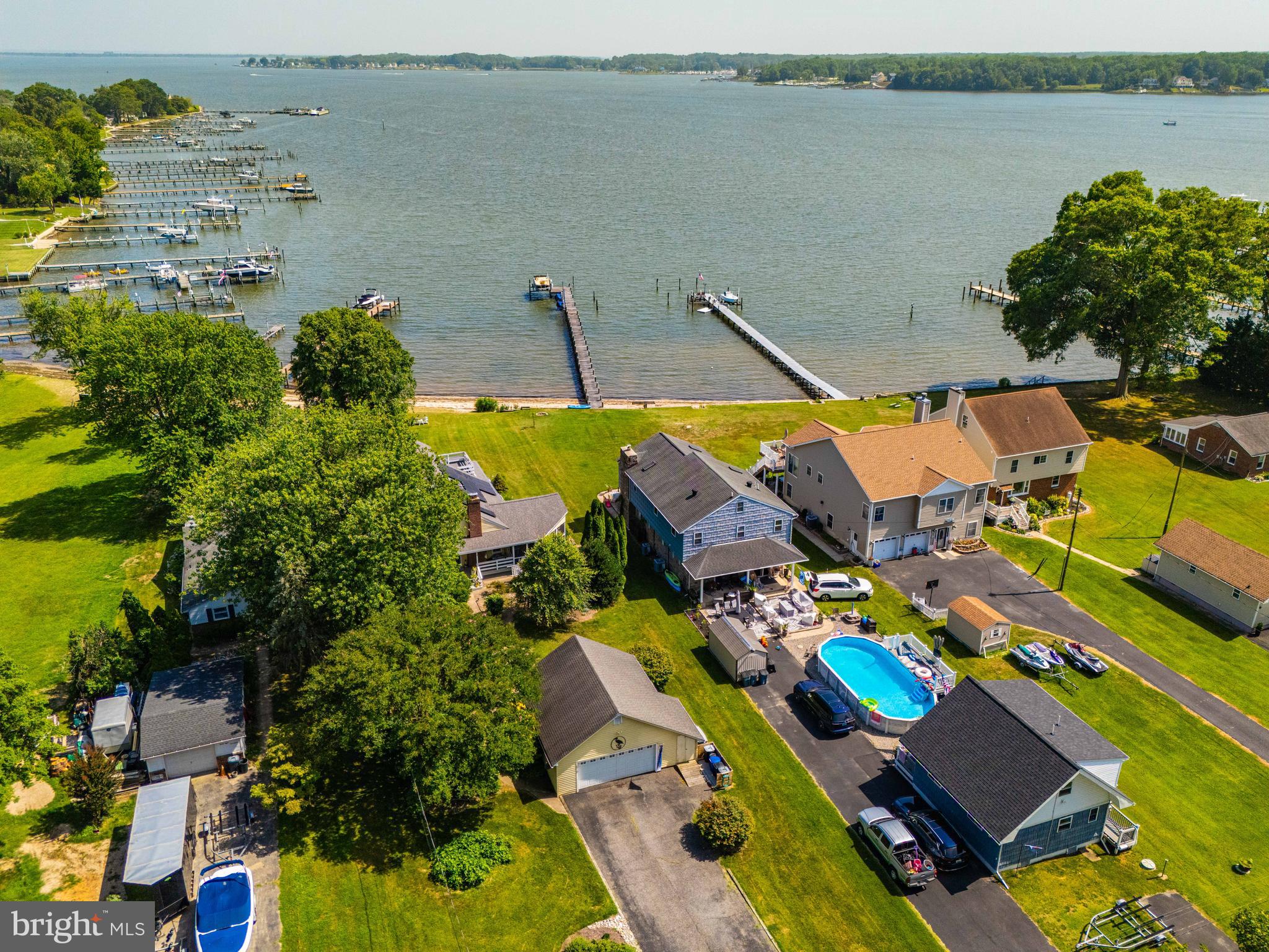 MIDDLE RIVER - Residential
